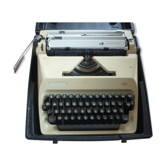 Scheidegger International 2000 vintage typewriter