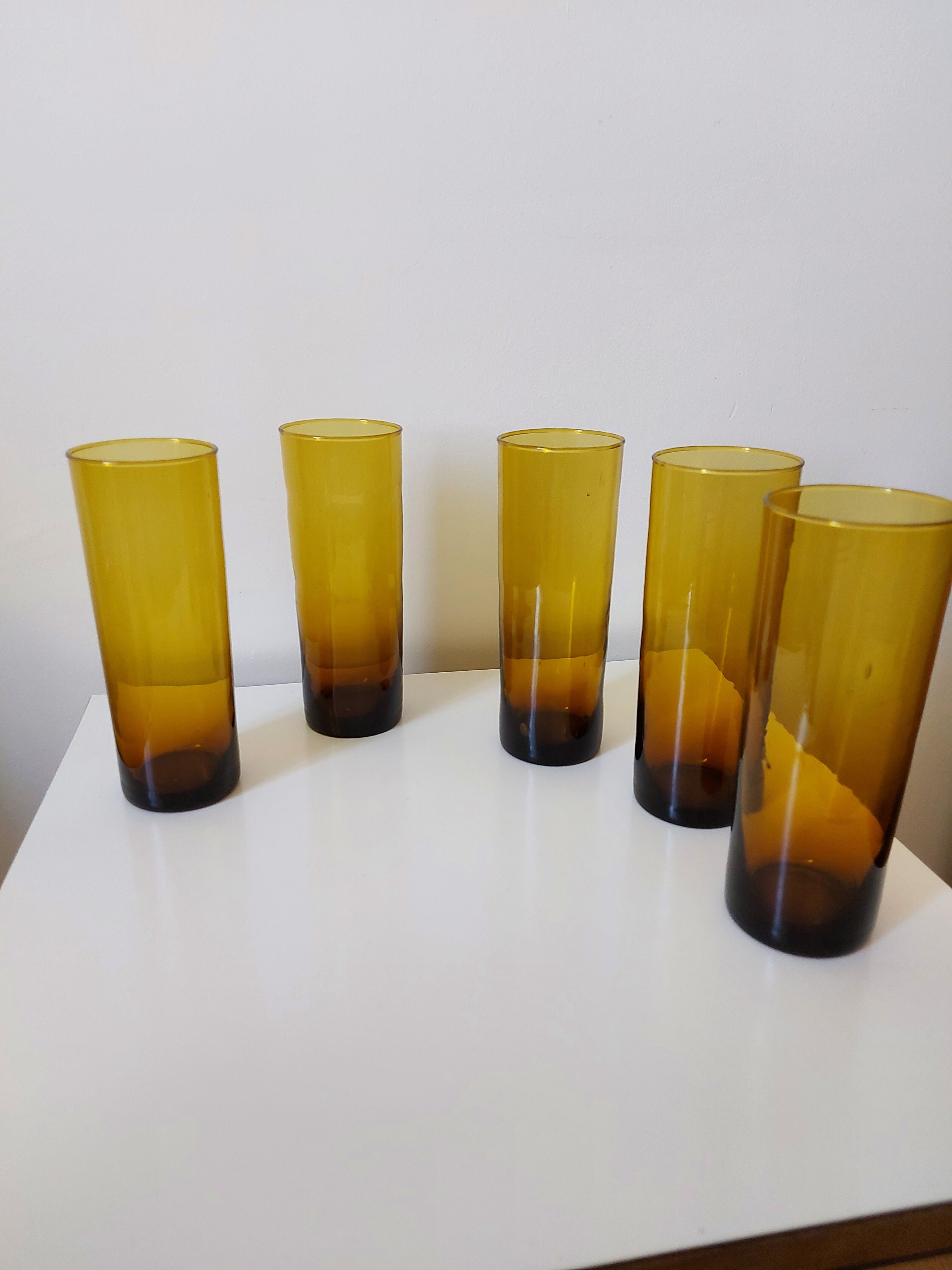 Set carafe and 5 amber glasses