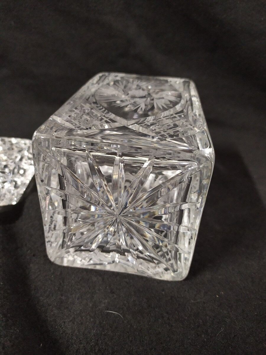 Carafe cut crystal whisky