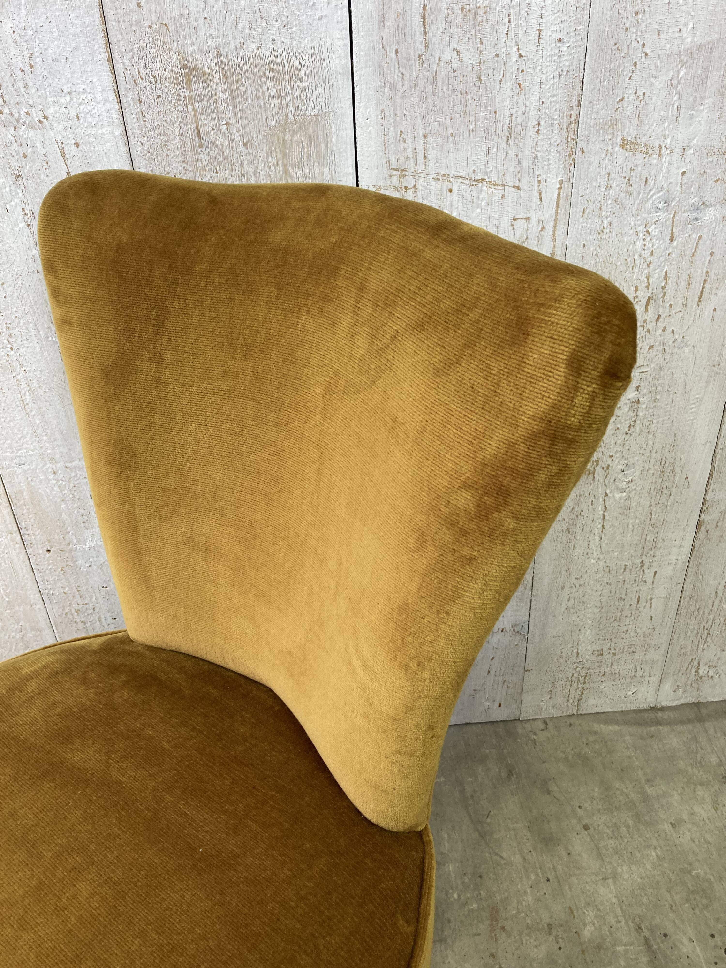 Vintage toad armchair