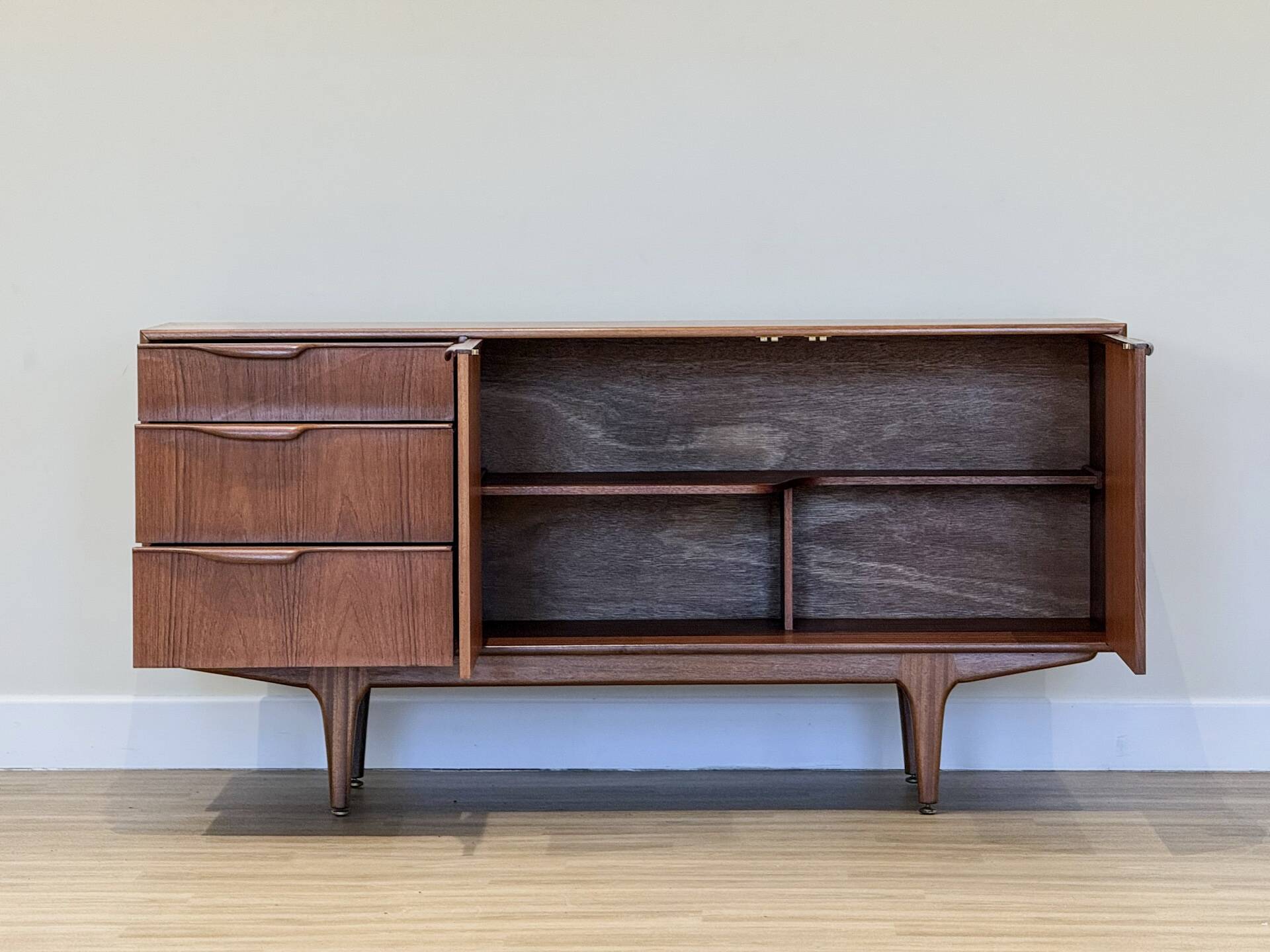 Small sideboard (Moy Collection by McIntosh)