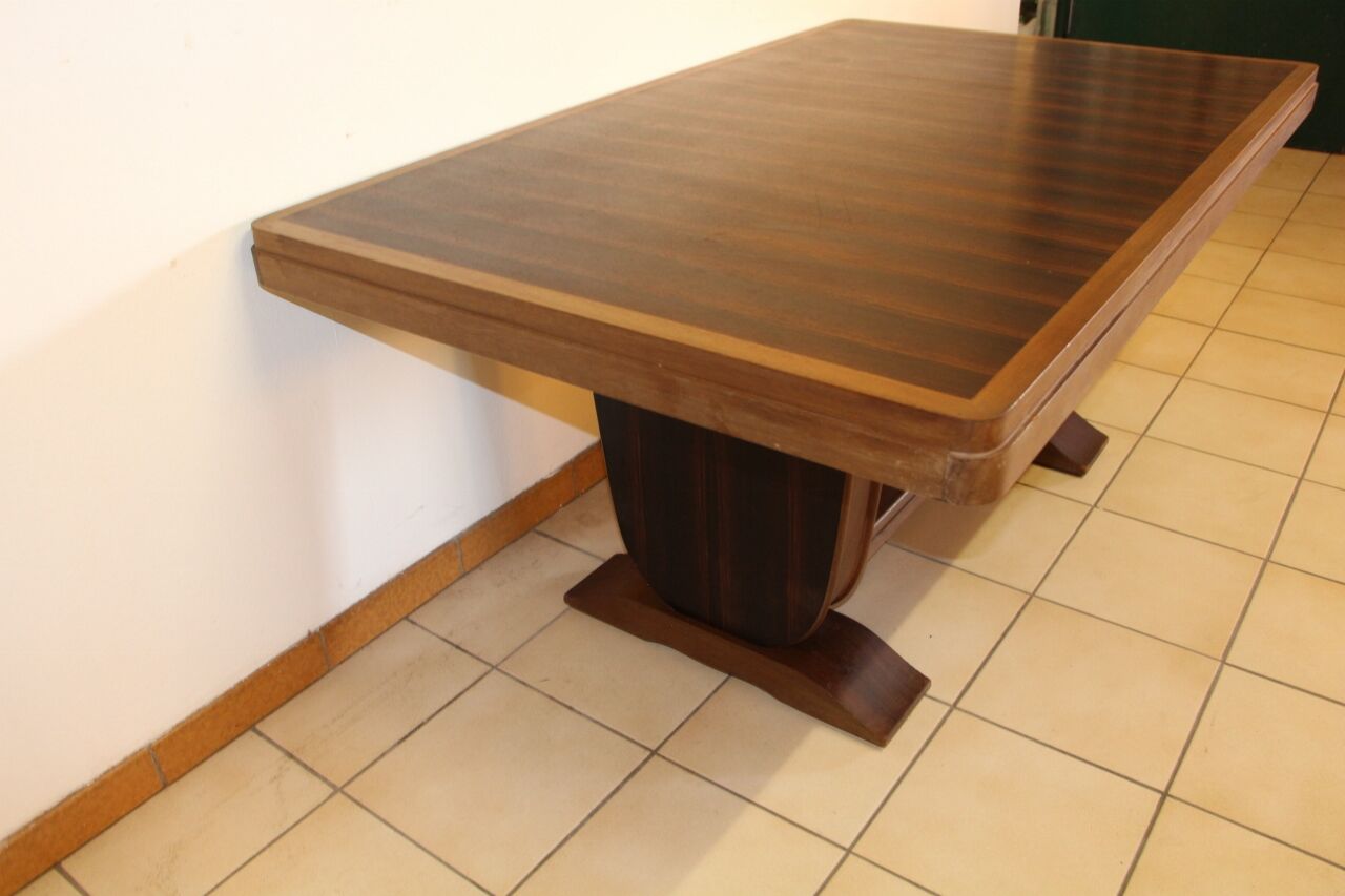 Art deco table in Macassar ebony