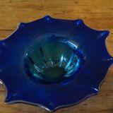 Coupe ovale en verre de bohème bleue