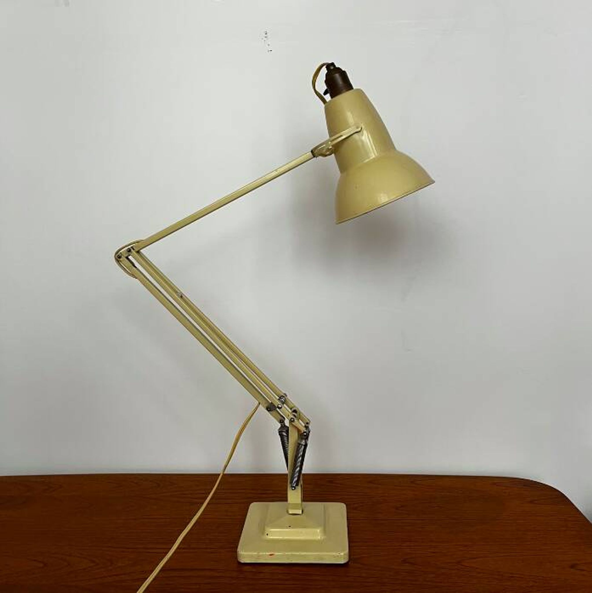 Anglepoise 1227 cream articulated collector's lamp Herbert Terry