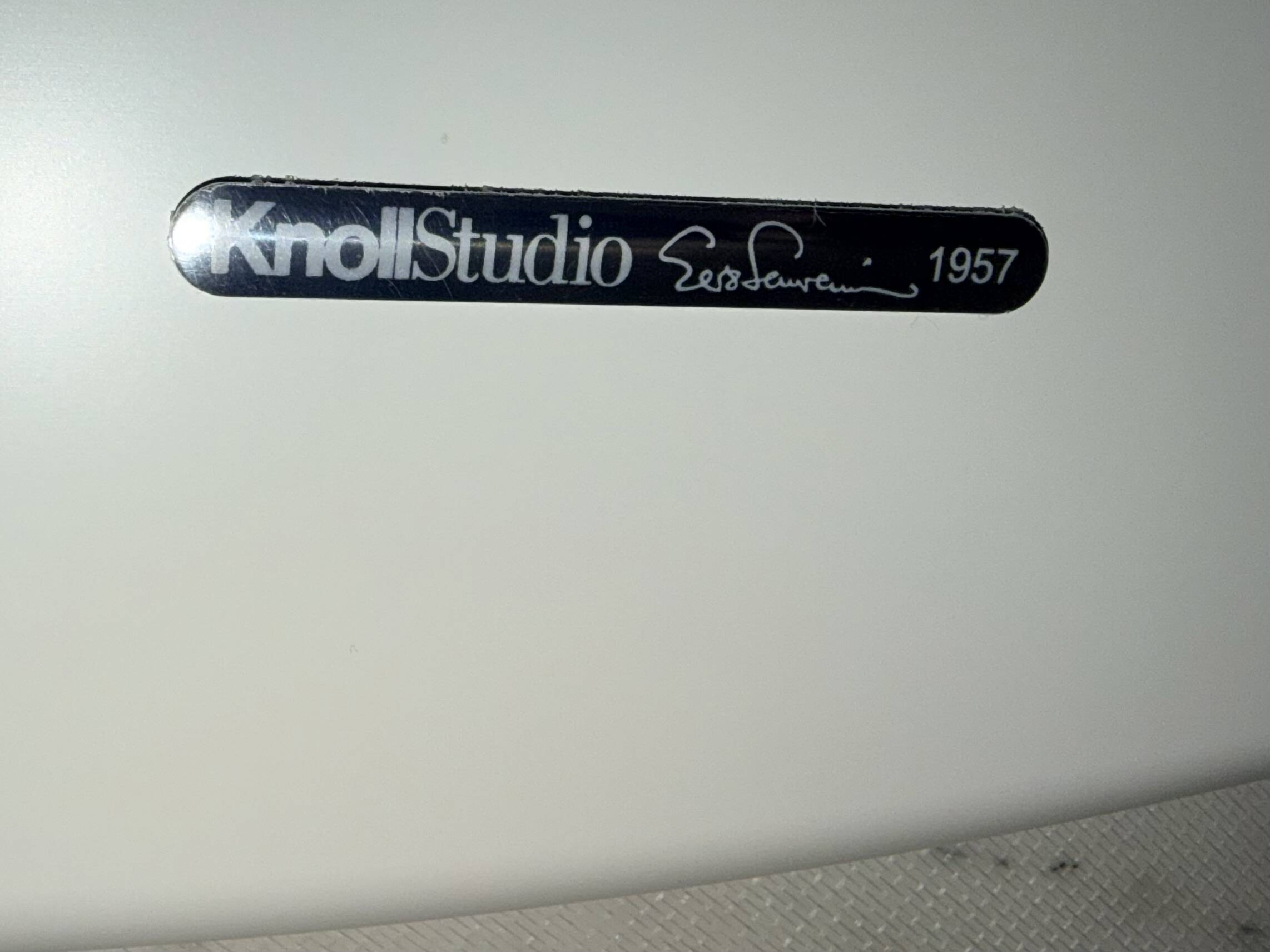 Saarinen table made of marble