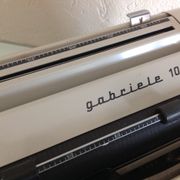 Triumph Gabriele 10 typewriting 1970