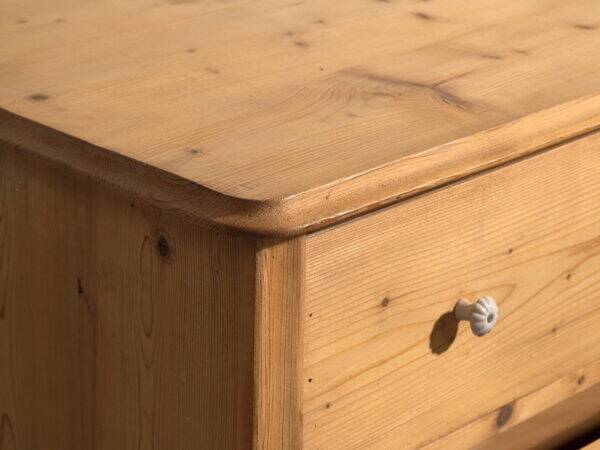 Antique solid wood chest of drawers (circa 1920)
