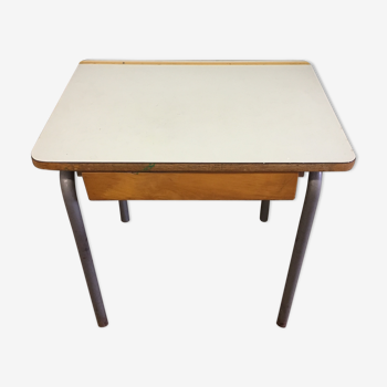 Bureau enfant formica vert pâle