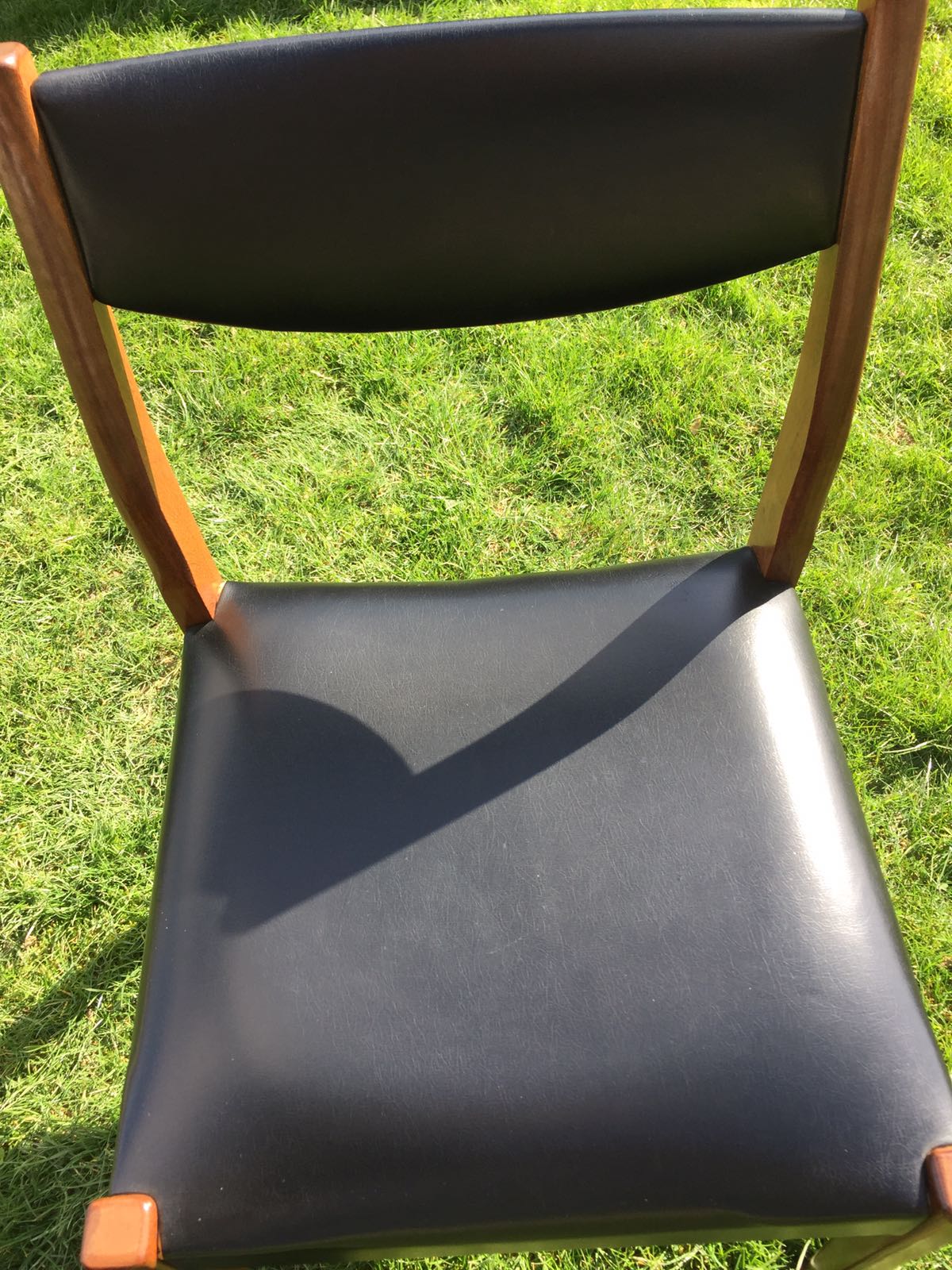 Set of 4 Scandinavian chairs from the 60s in black skai