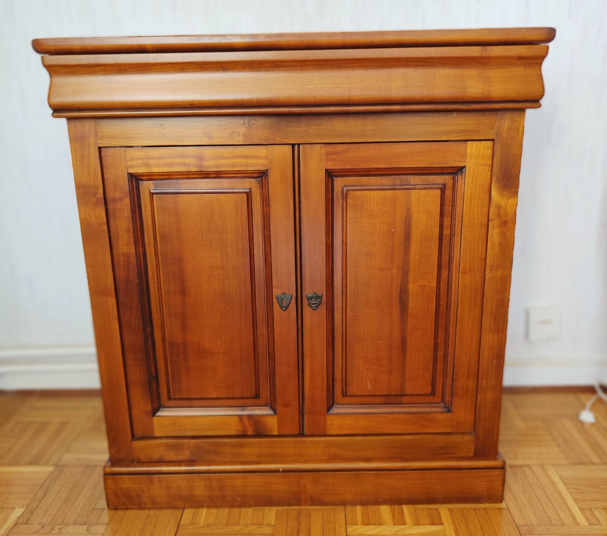 Meuble d'appui en merisier massif - fabrication artisanale