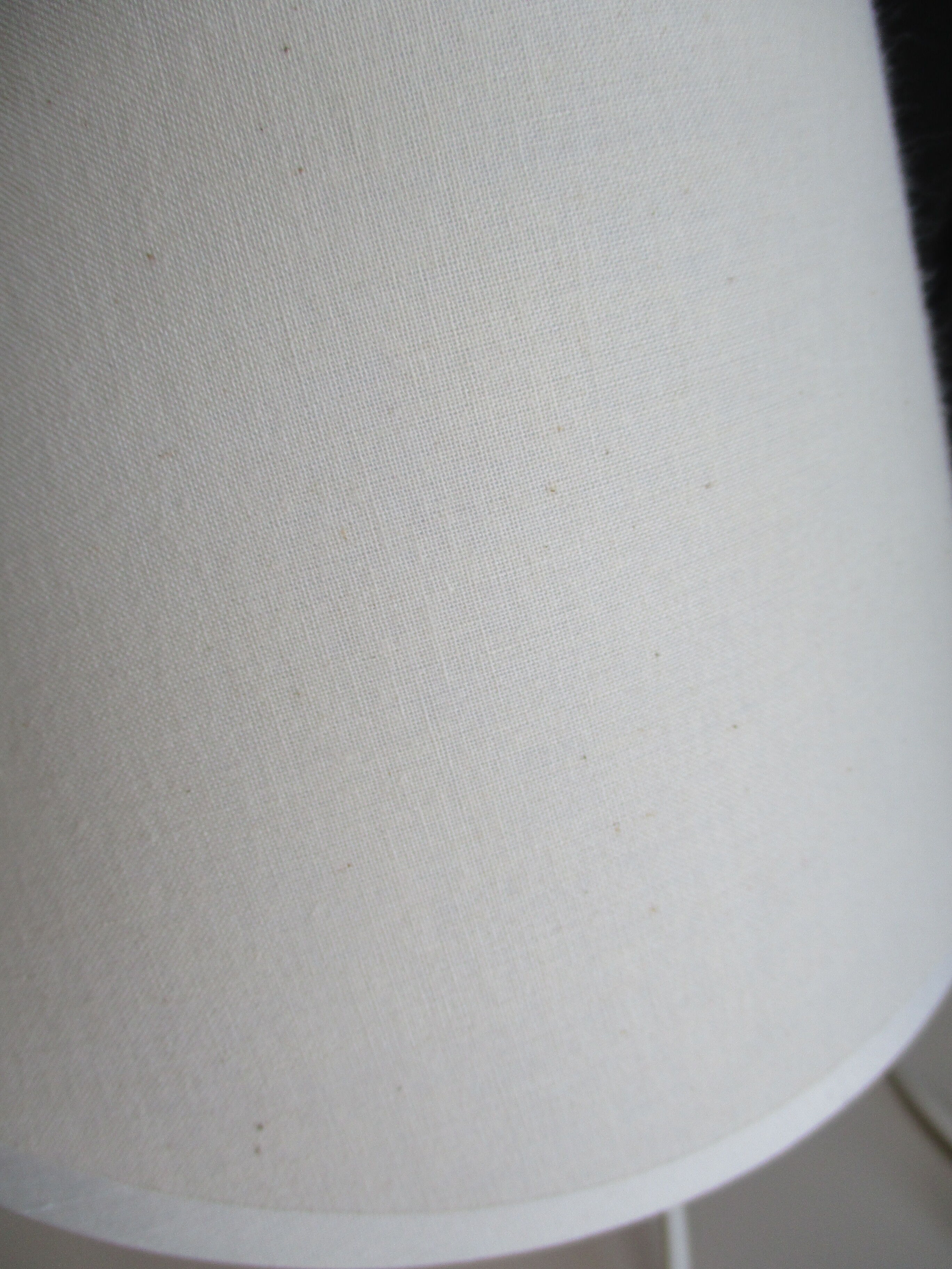 Lampe de table pied boule en bois