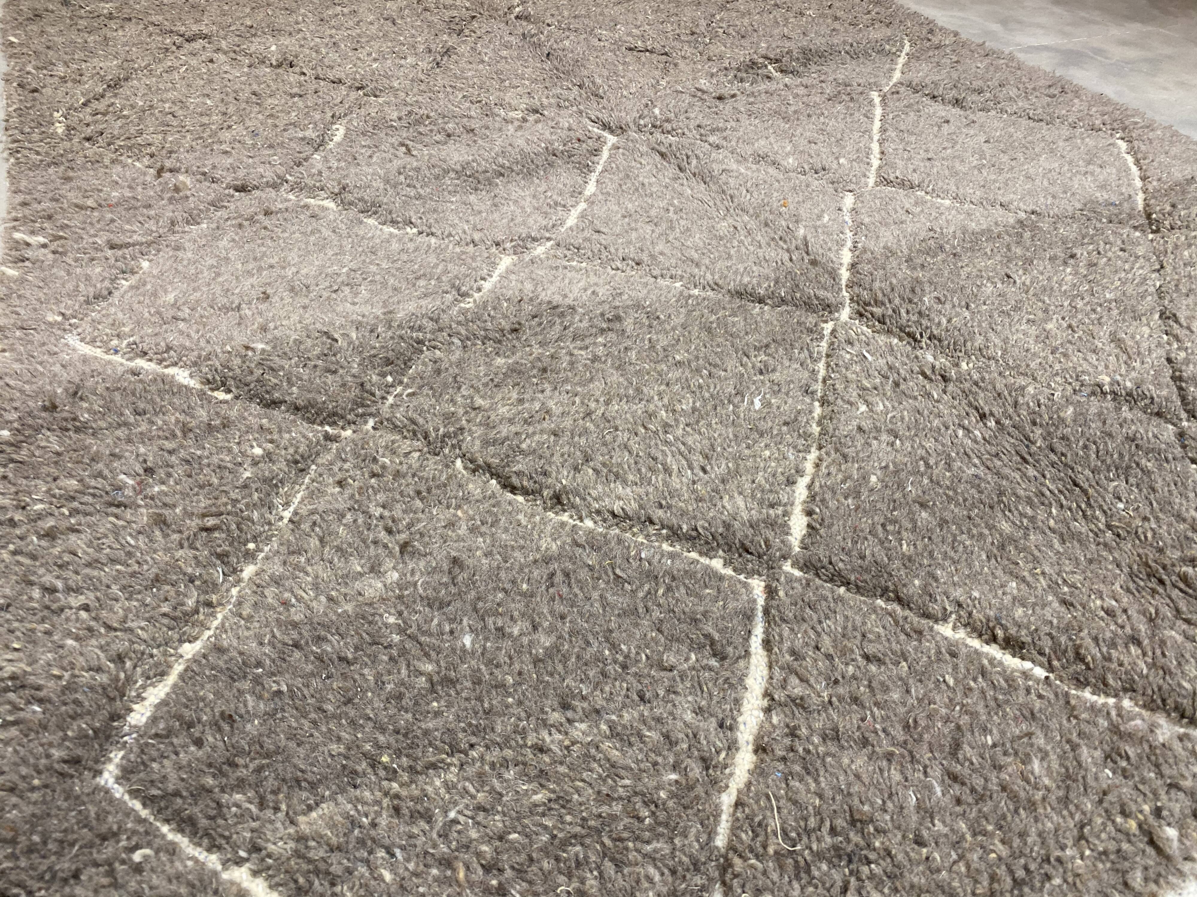 Natural grey relief wool rug