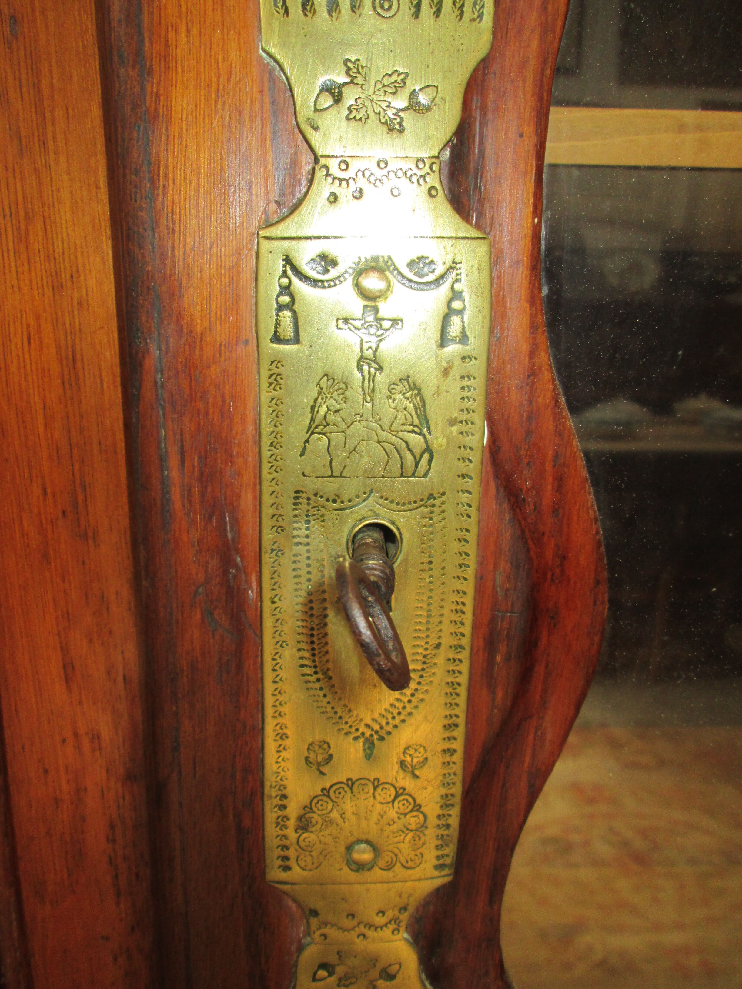 Chataignier library cabinet