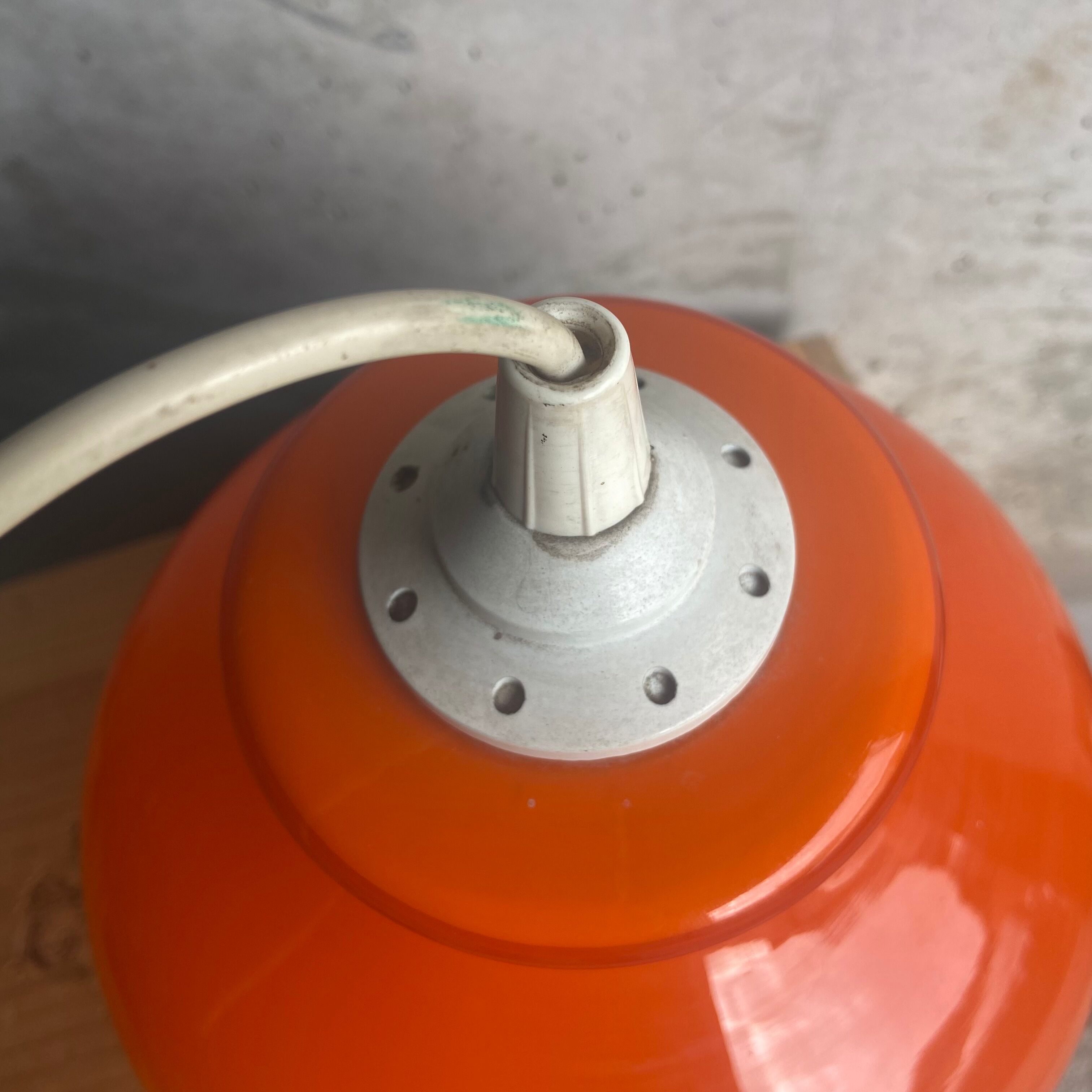 Orange opaline suspension