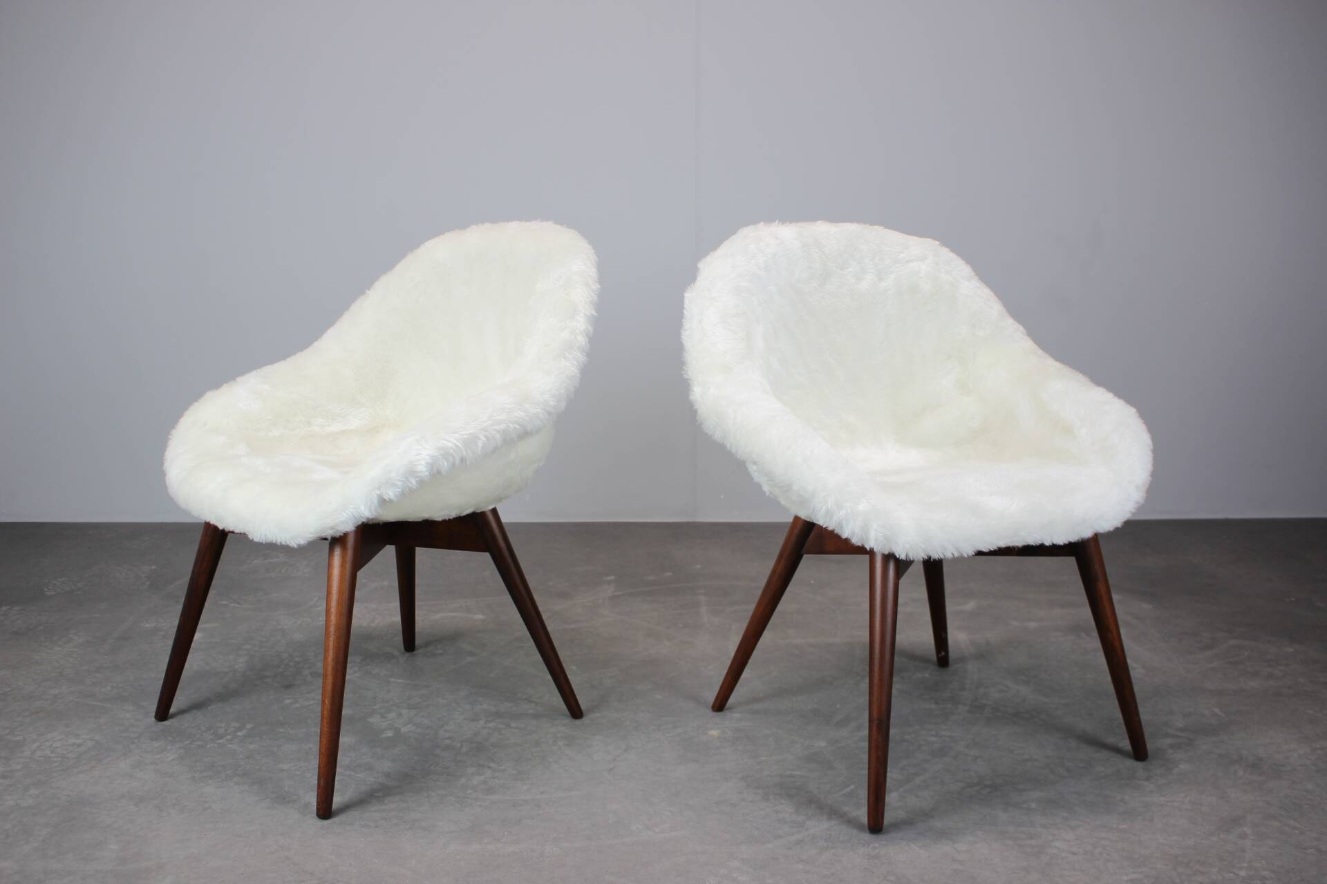 Pair of lounge chairs restored by Miroslav Navratil, 1960s