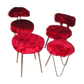 Set de 2 chaises Pelfran et 2 tabourets, moumoute rouge 1970