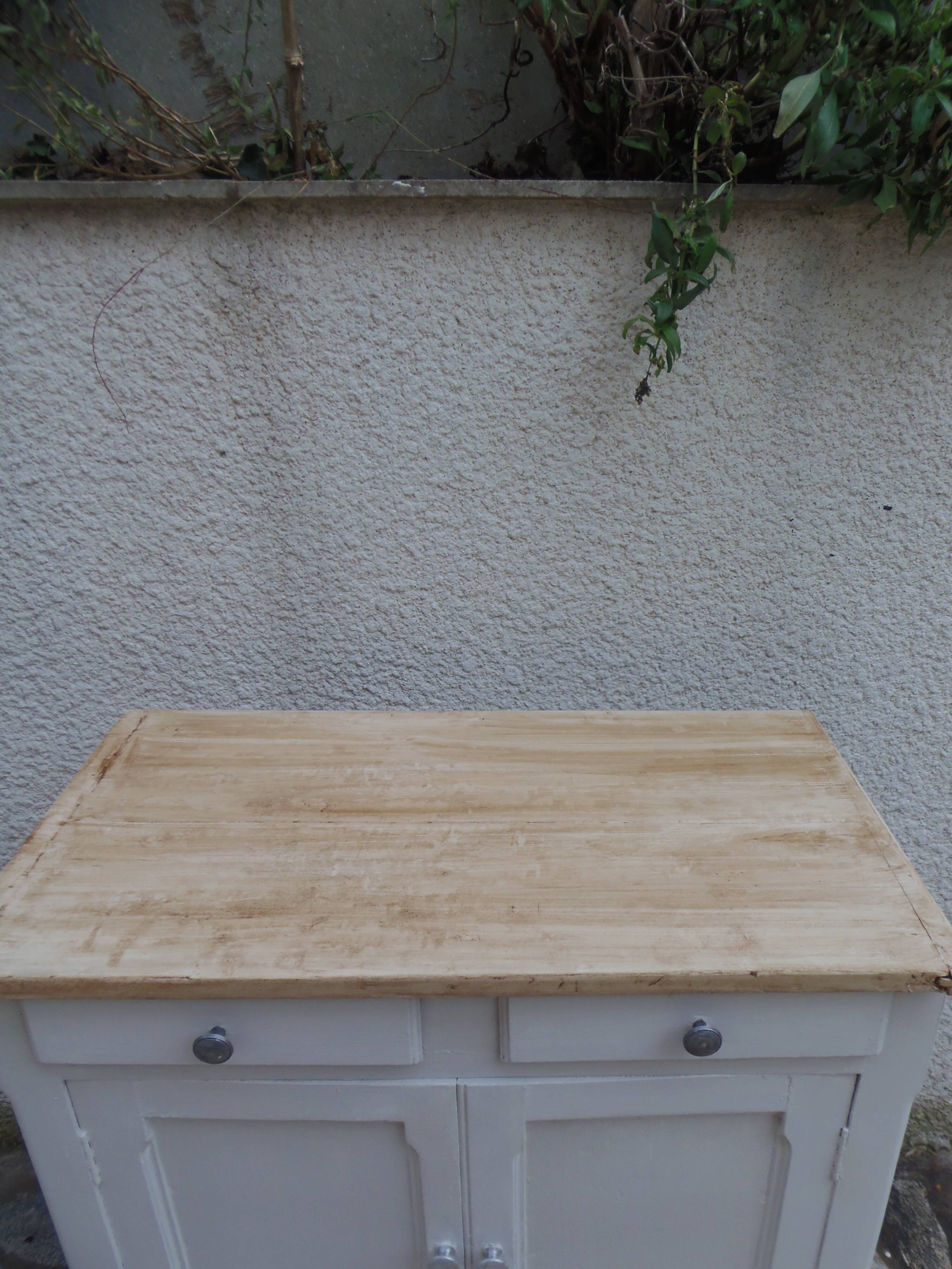 Vintage Parisian buffet re-enchanted in pearl grey, wooden top.