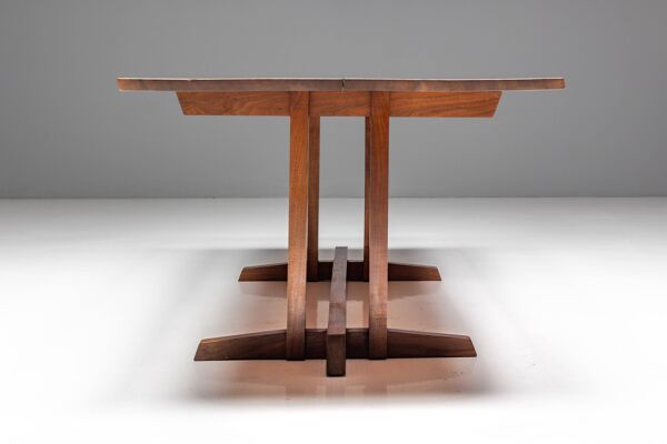 Table à manger « Frenchman’s Cove II » de Mira Nakashima, États-Unis, 2004
