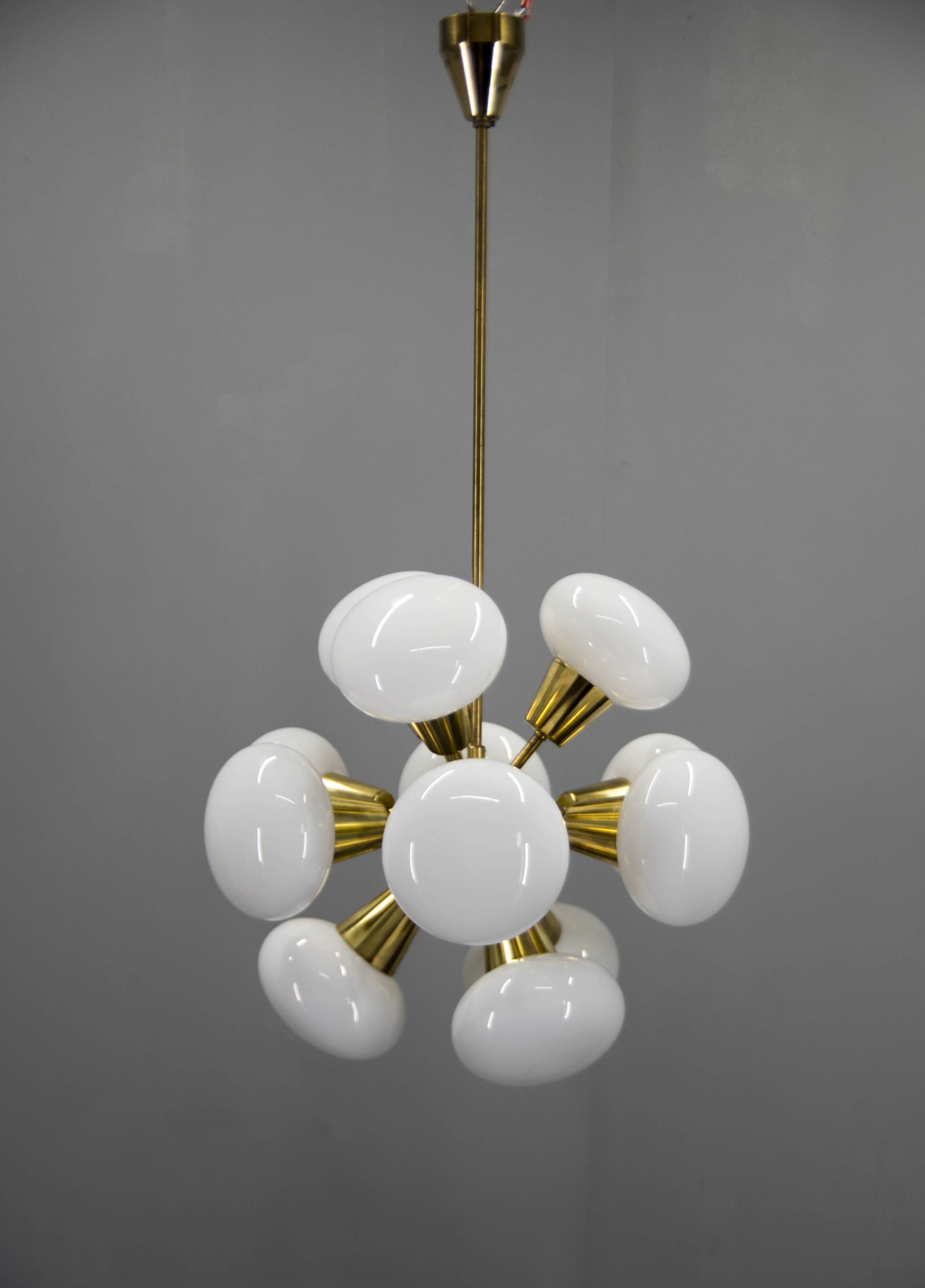 Lustre Spoutnik de Kamenicky Senov, années 1970