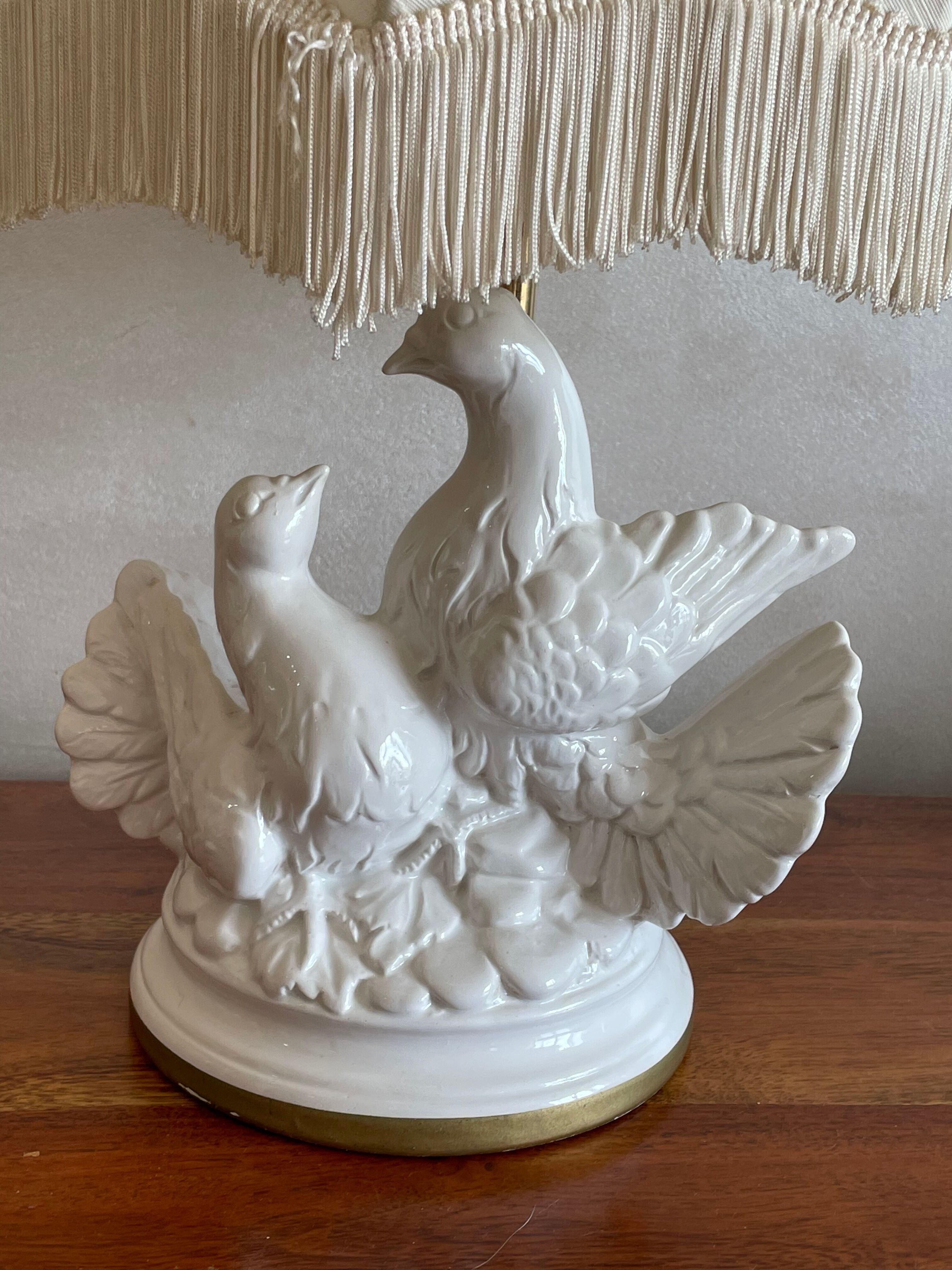 Lamp with two doves white ceramic