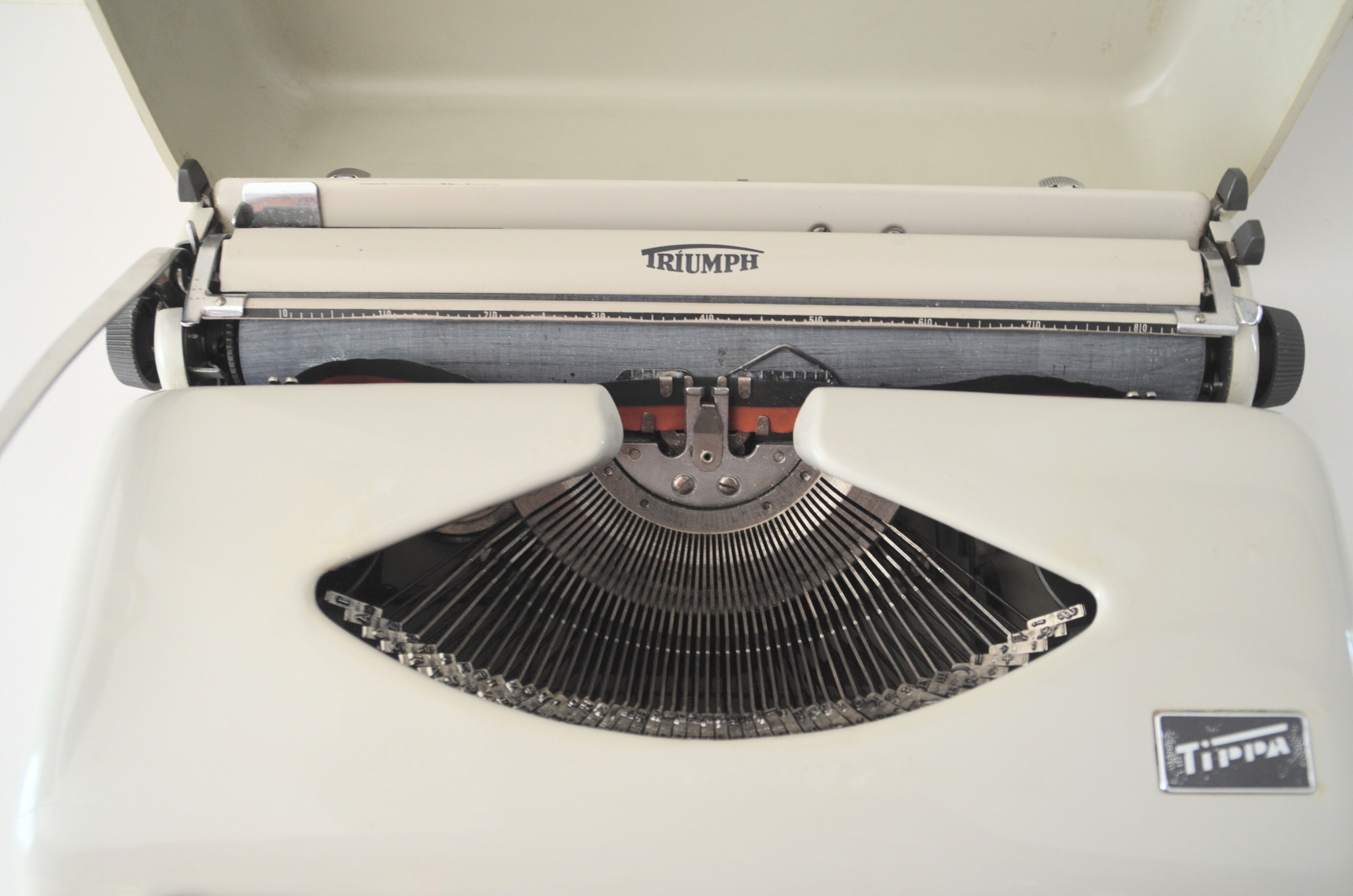 Typewriter portable Triumph "Tippa"