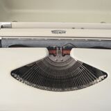 Typewriter portable Triumph "Tippa"