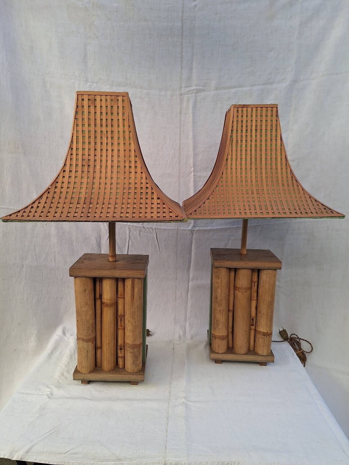 Paire de lampes pagode