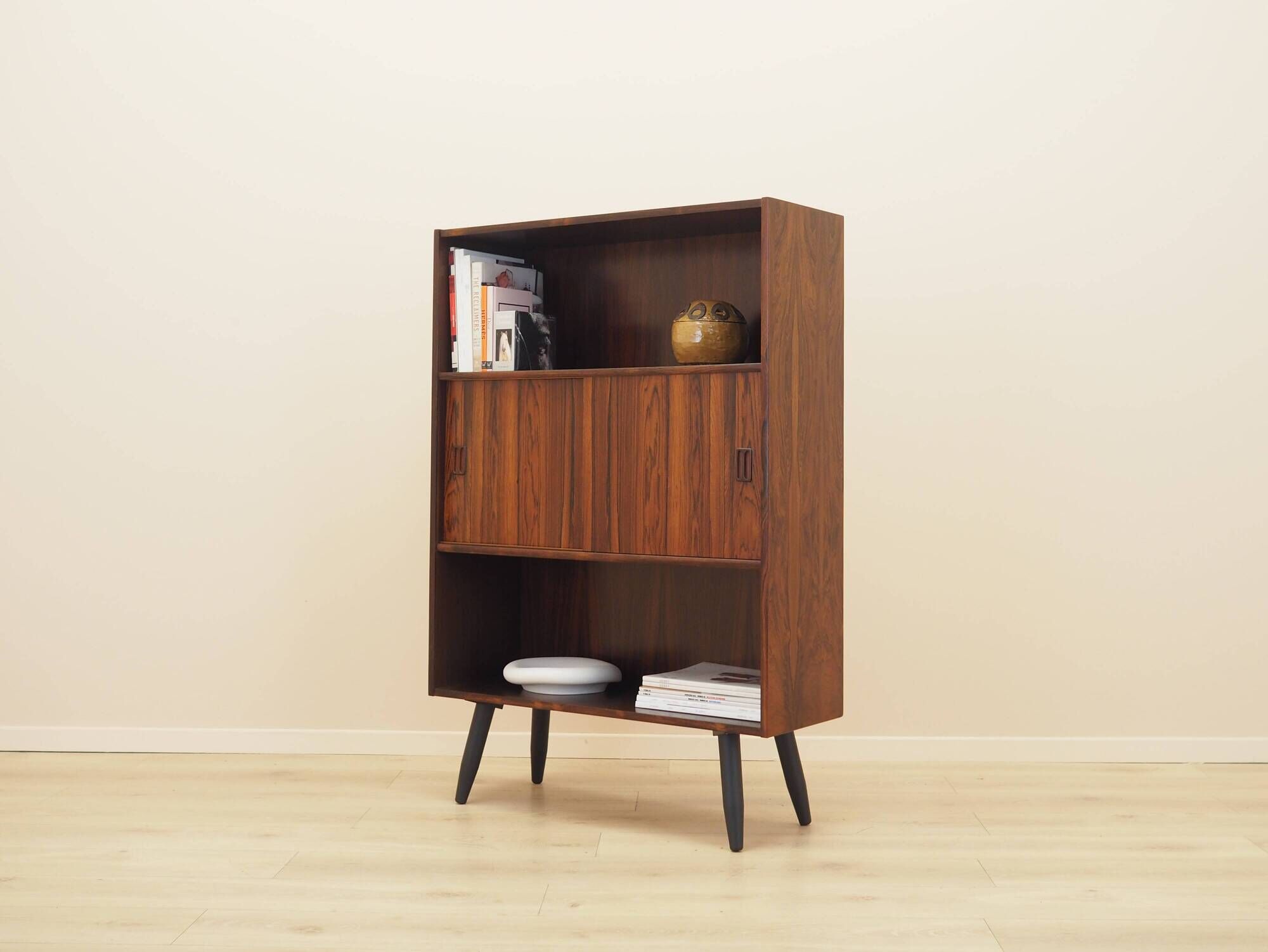 Bibliothèque en palissandre Niels J. Thorsø, Danemark années 1970