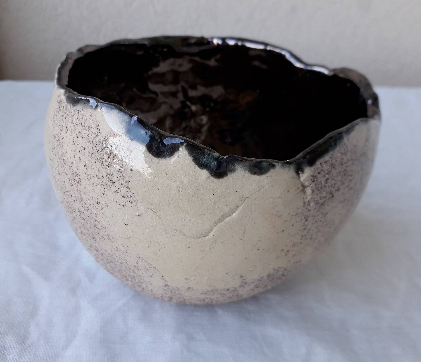 Ceramic pocket emptier