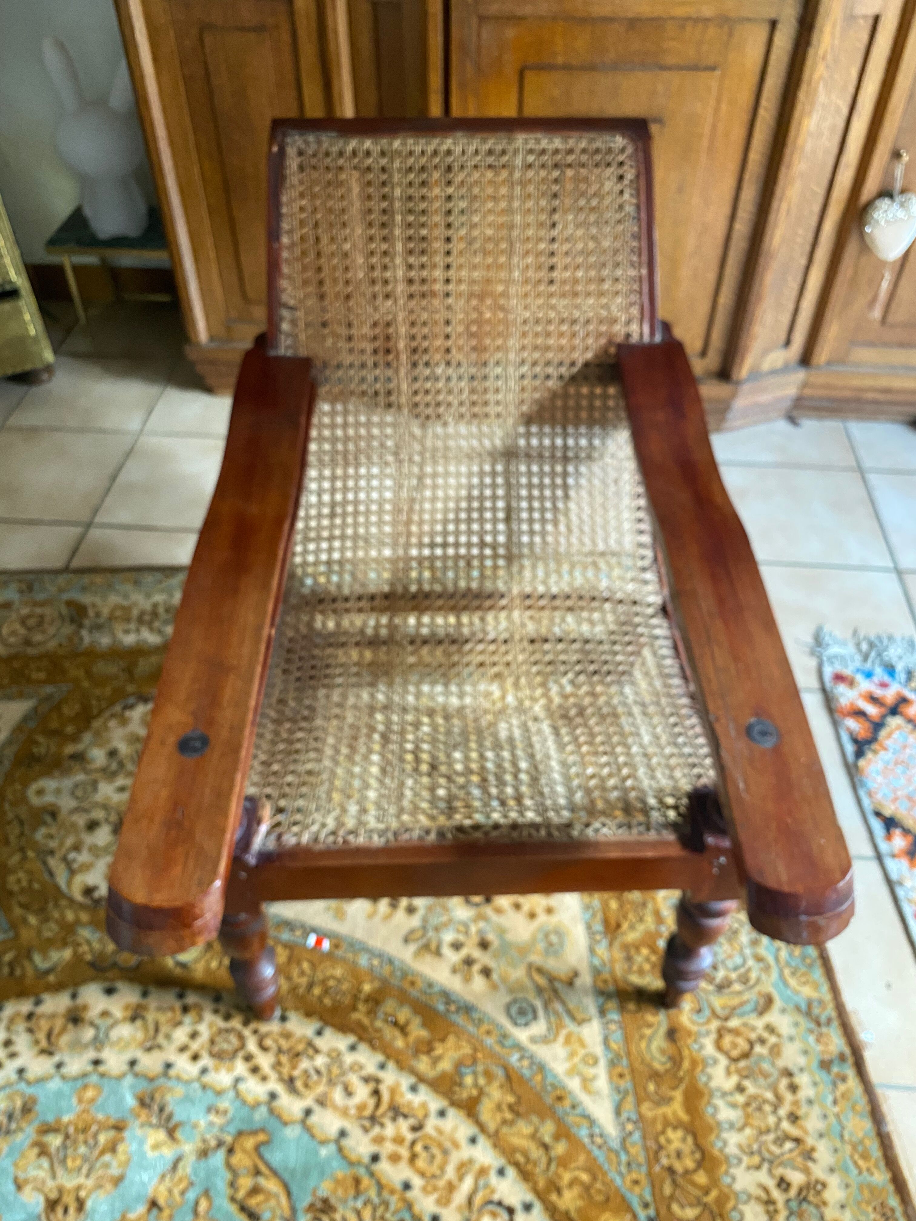 Colonial chair