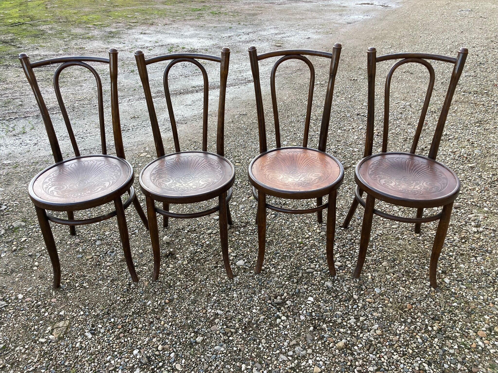 4 Fischel bistro chairs