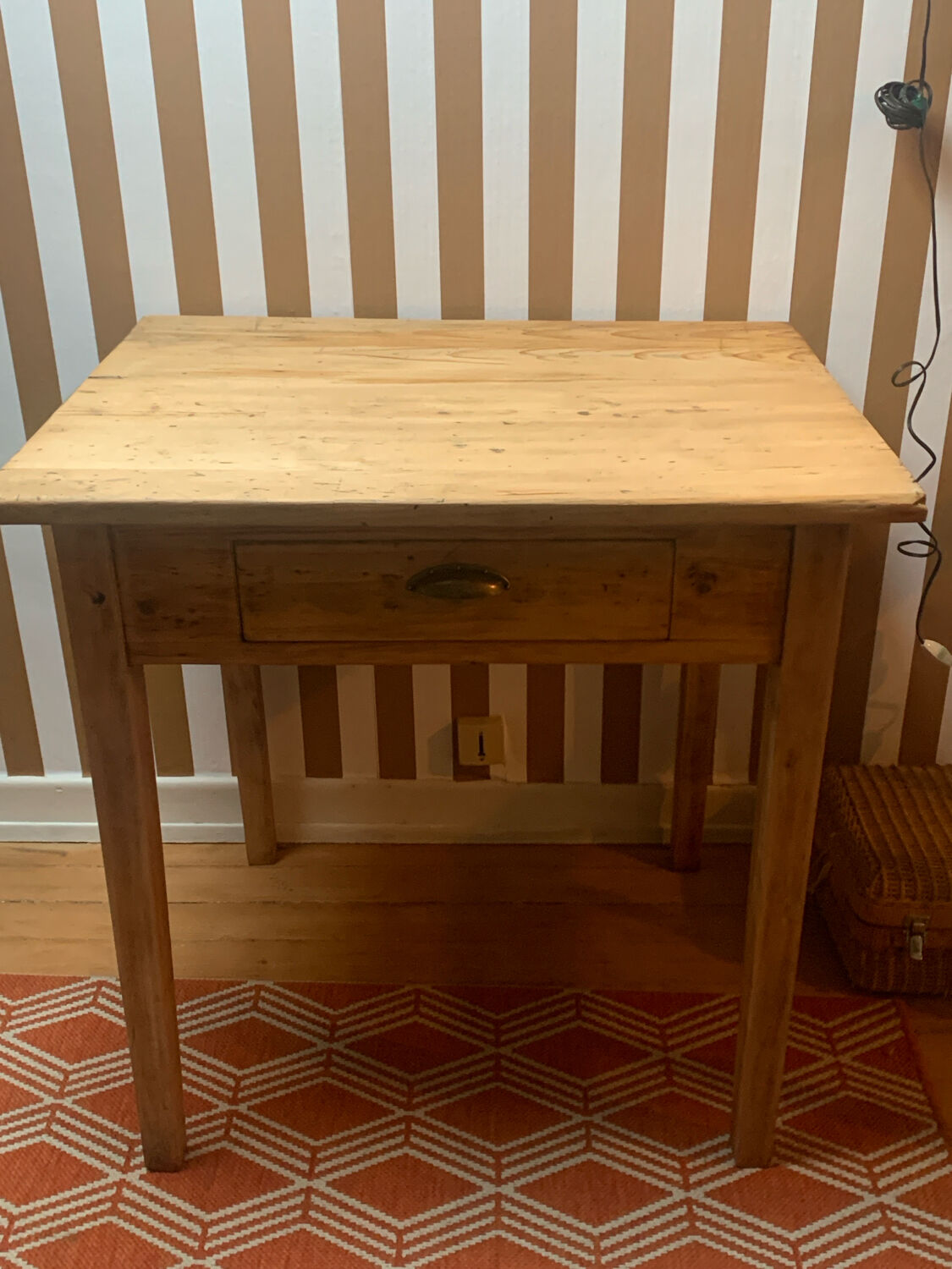 Solid wood desk, 1 drawer