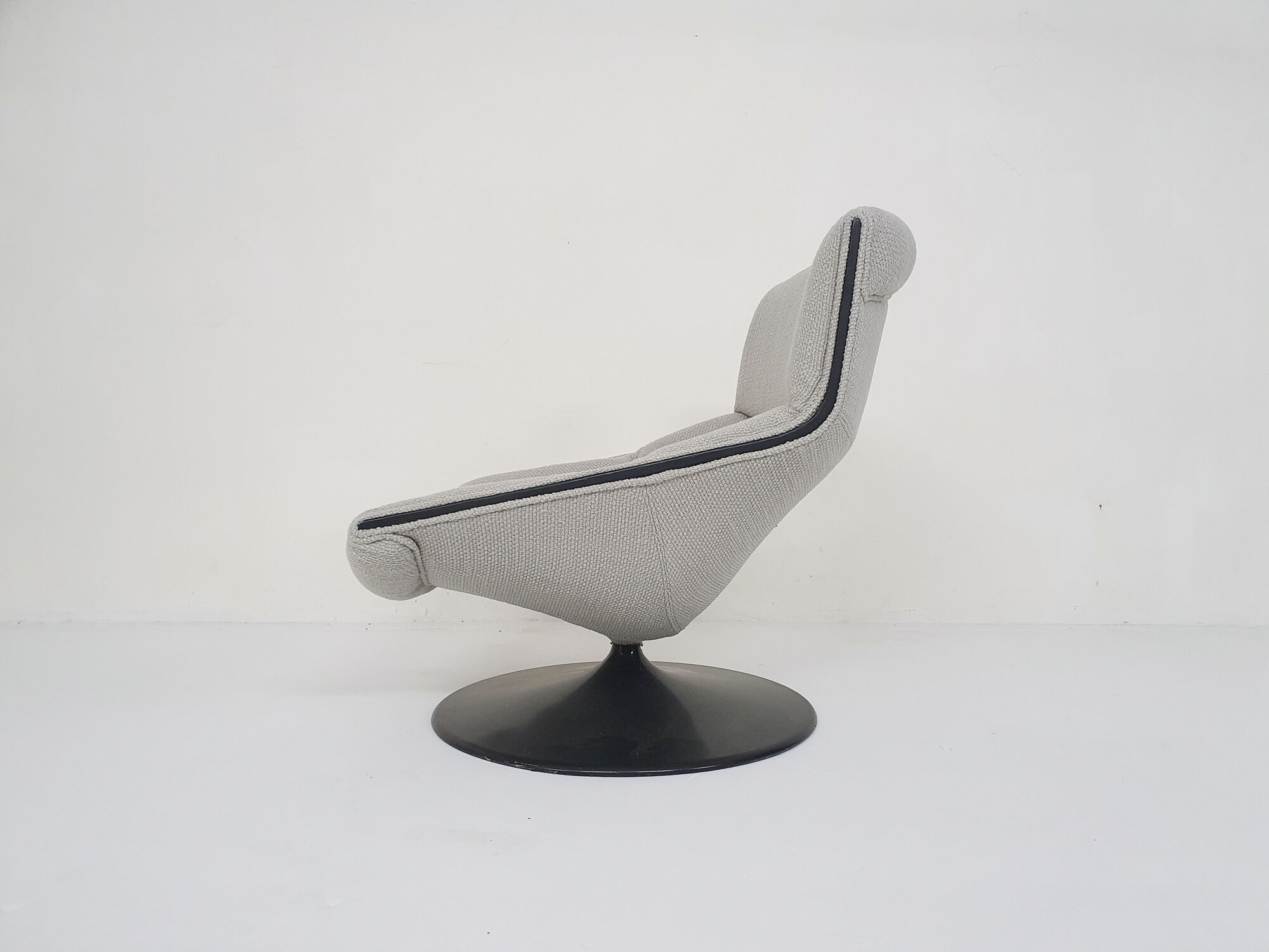 Armchair Geoffrey Harcourt for Artifort model F520, The Netherlands 1960's