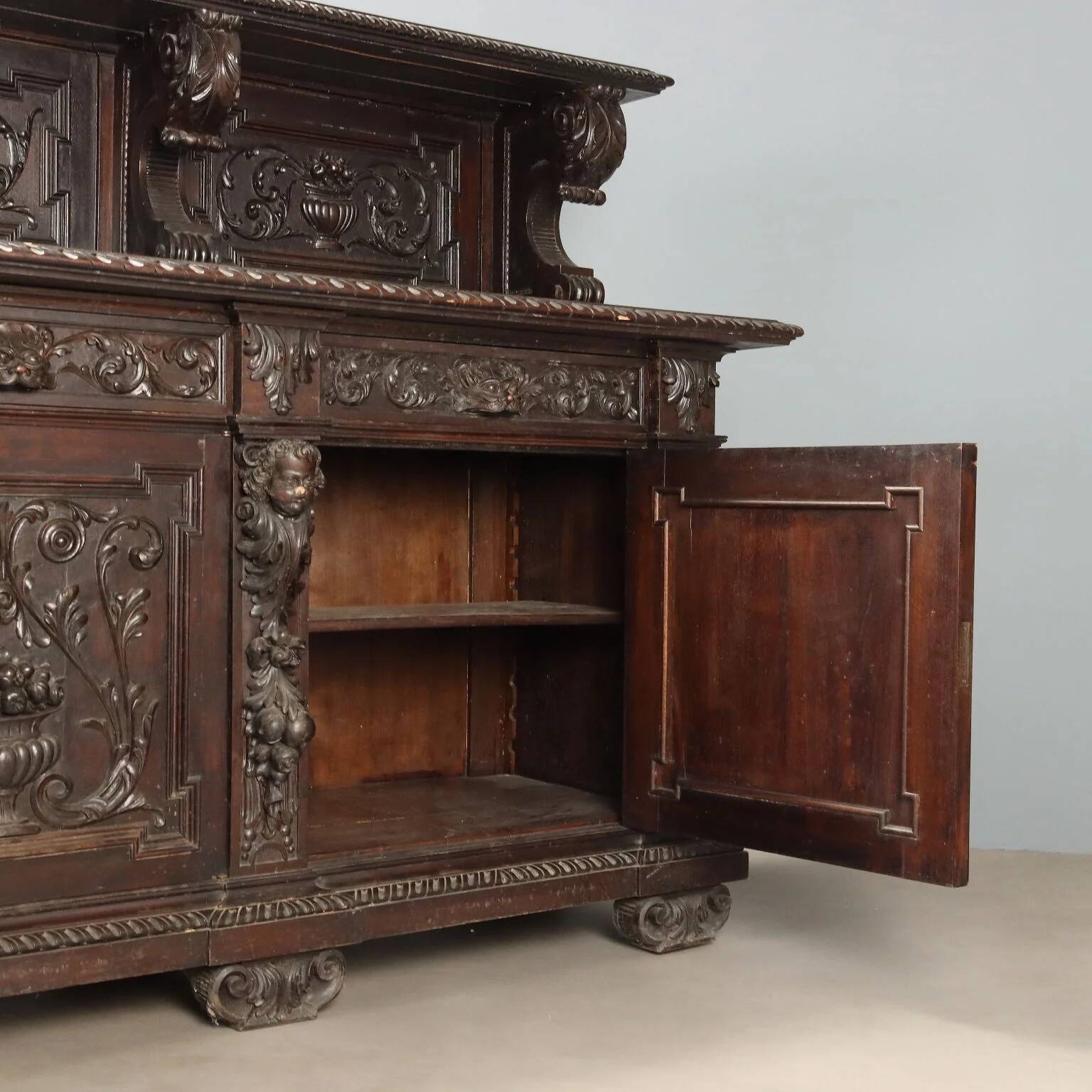 Antique neo-Renaissance walnut buffet, Italy, 19th century