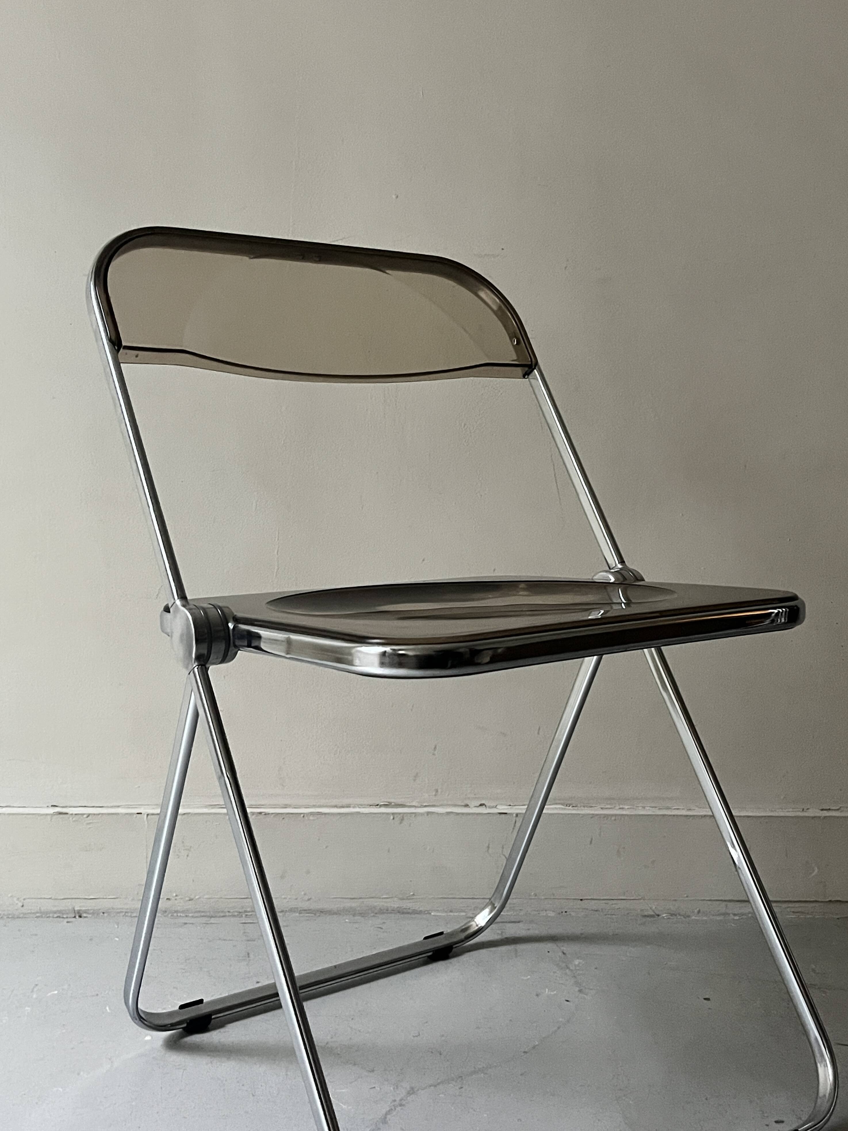 Folding chair in plexiglass and chrome, Plia model by Giancarlo Piretti ed. Castelli, design 1970
