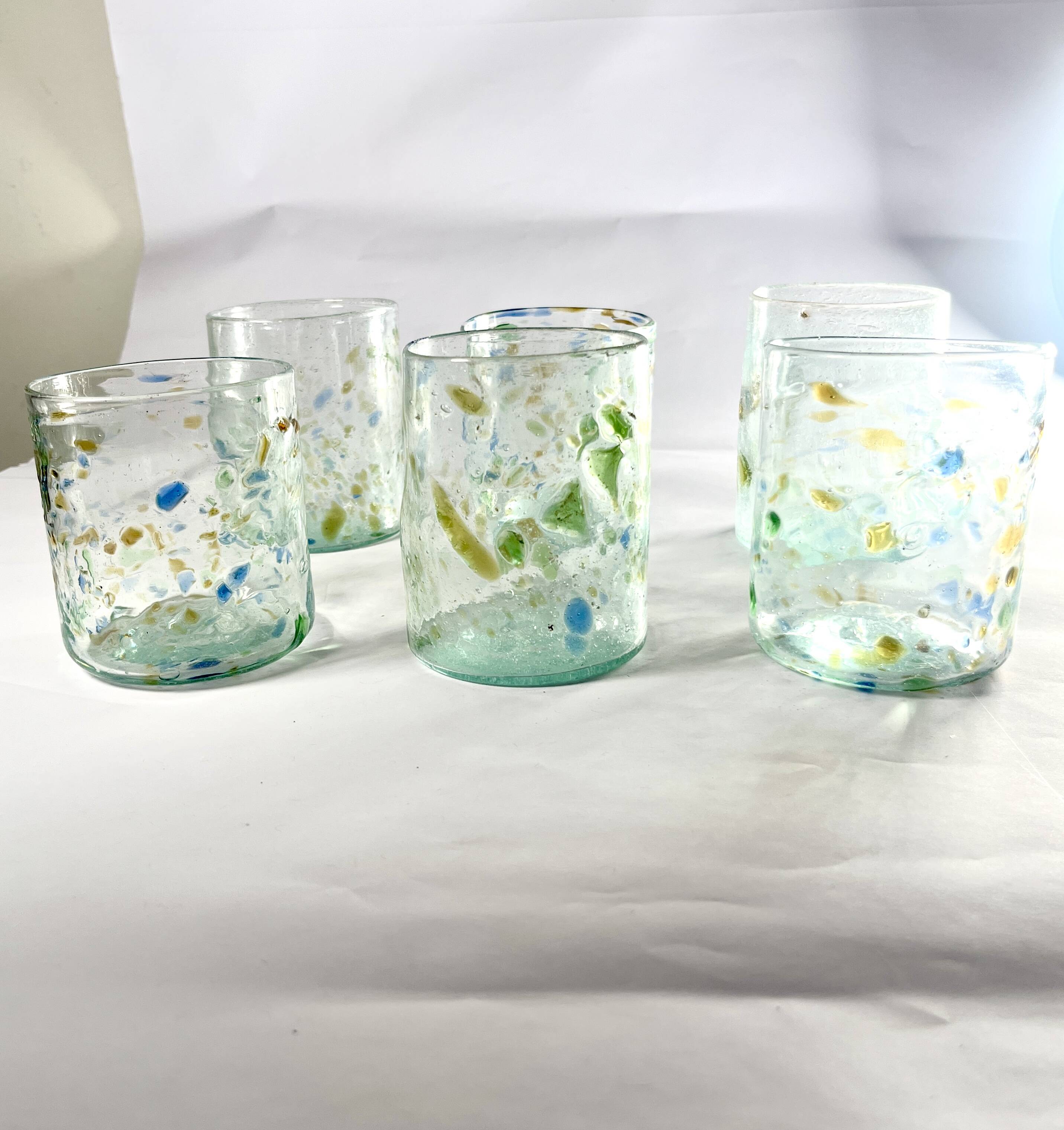 Verres à eau mouchetés multicolores