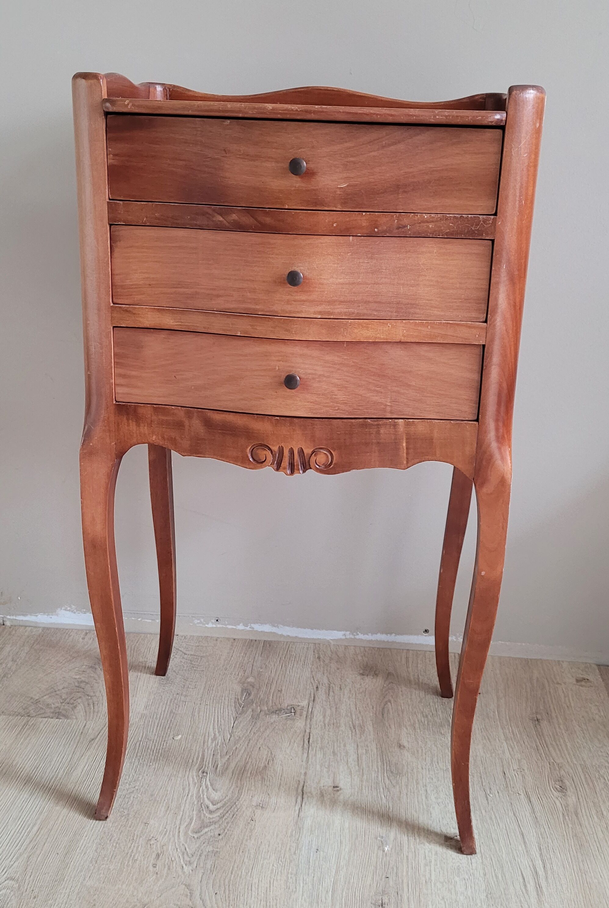 Regency bedside table with drawers