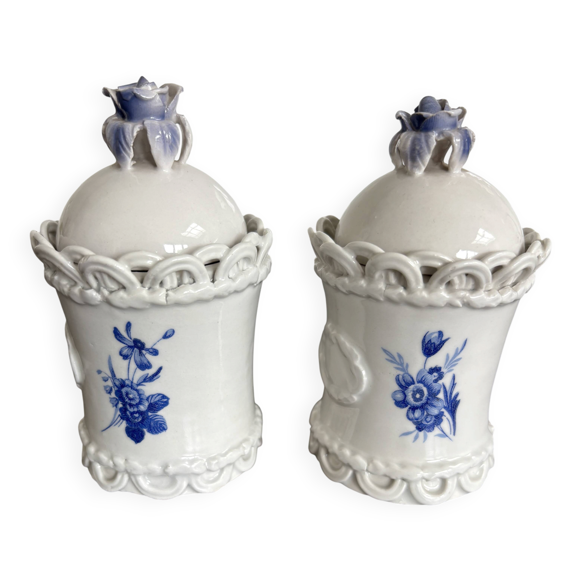 Duo of Capodimonte pots – Art porcelain and blue flowers