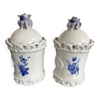 Duo of Capodimonte pots – Art porcelain and blue flowers