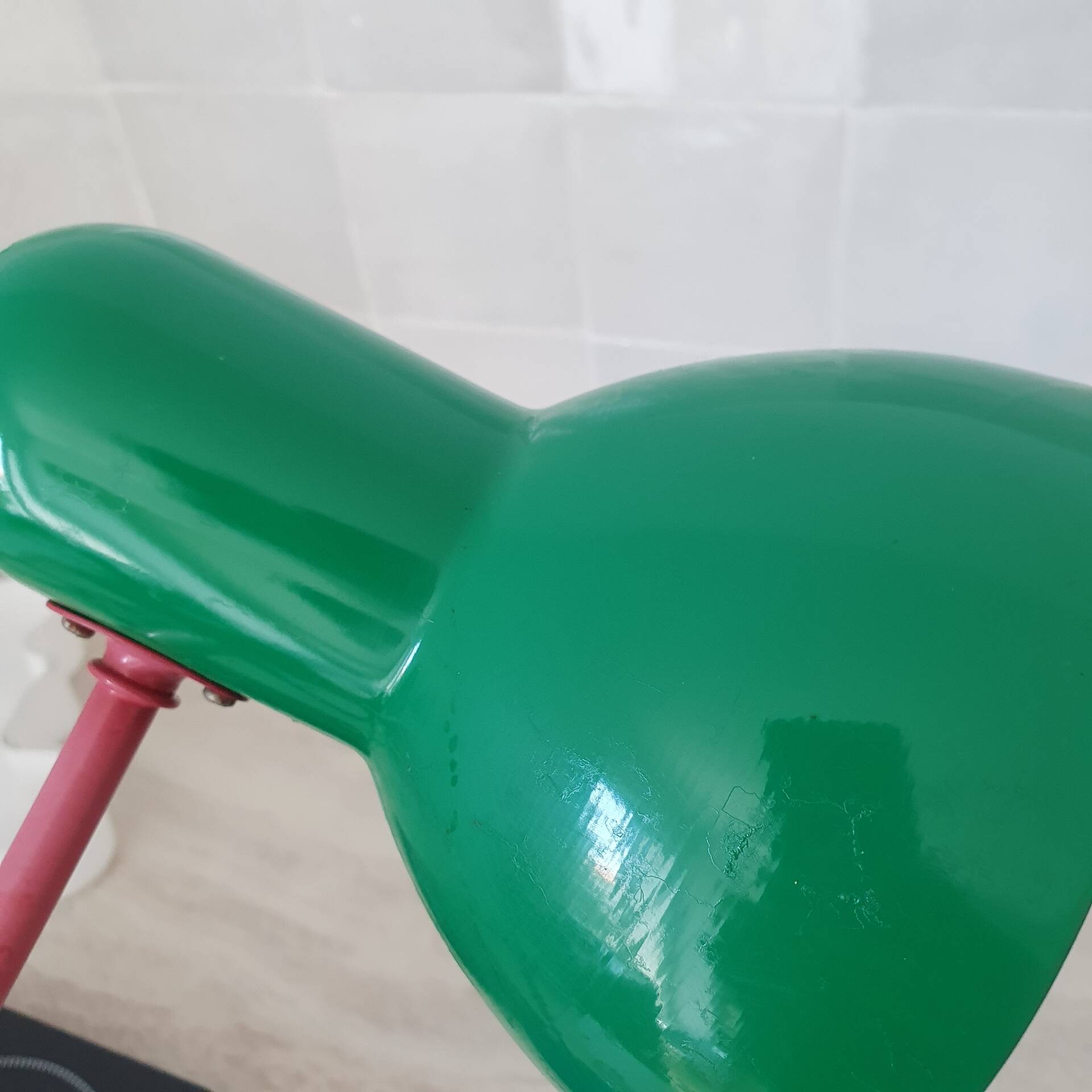 Lampe de bureau style Memphis bleu rouge vert