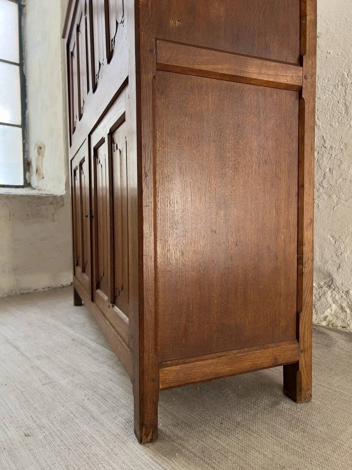 Gothic style carved oak cabinet | Belgium | 1900s