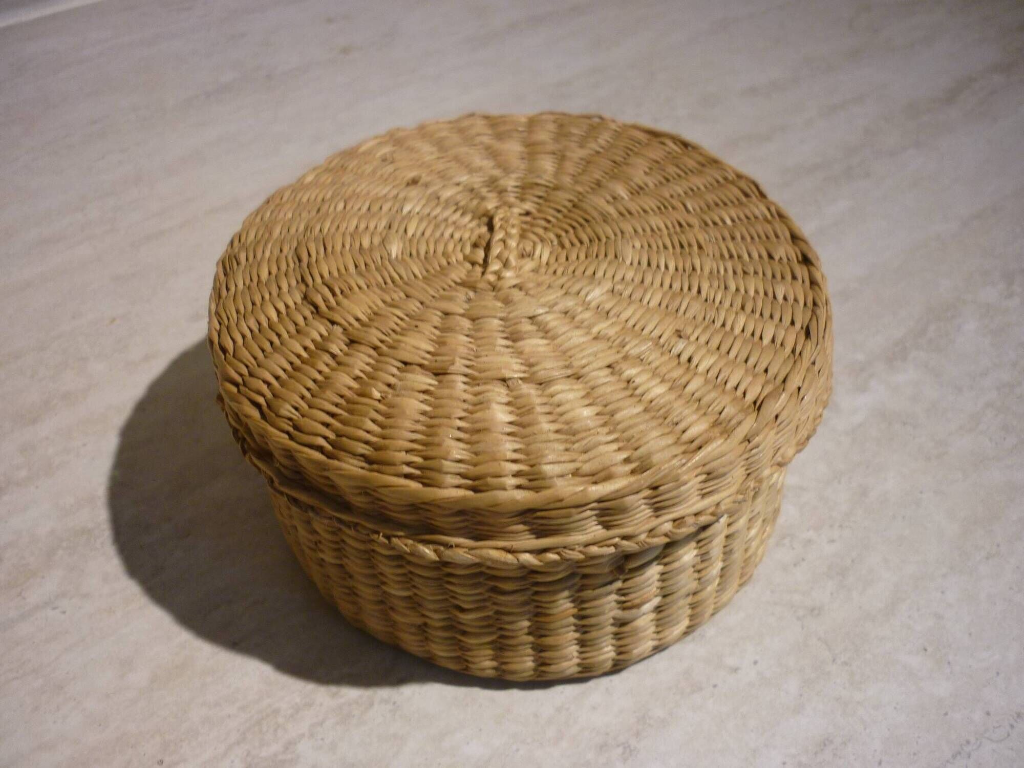 10 coasters in their wicker box