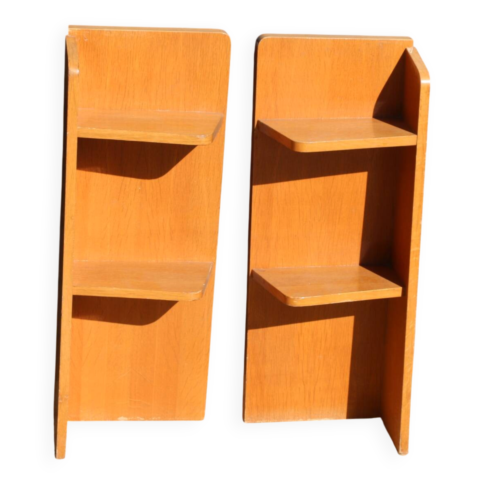 2 asymmetrical bedside tables in oak veneer