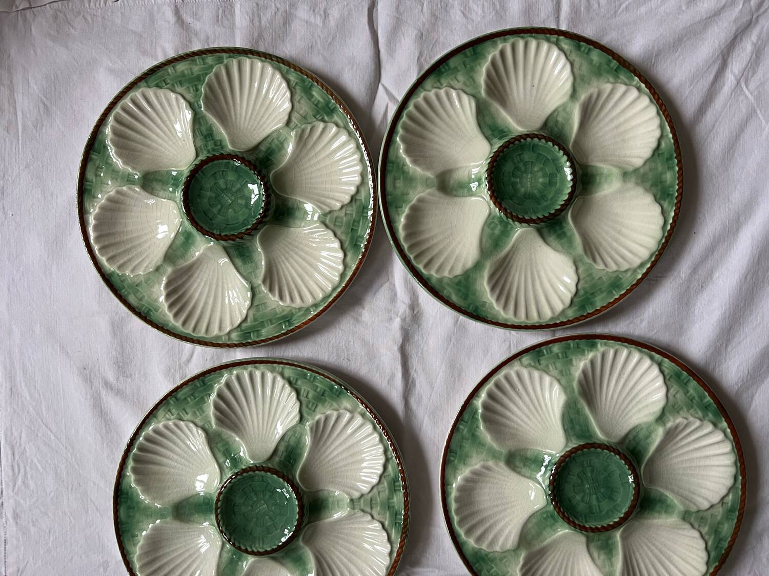 Chantilly oyster plates