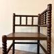 Chaise de coin en bois tourné