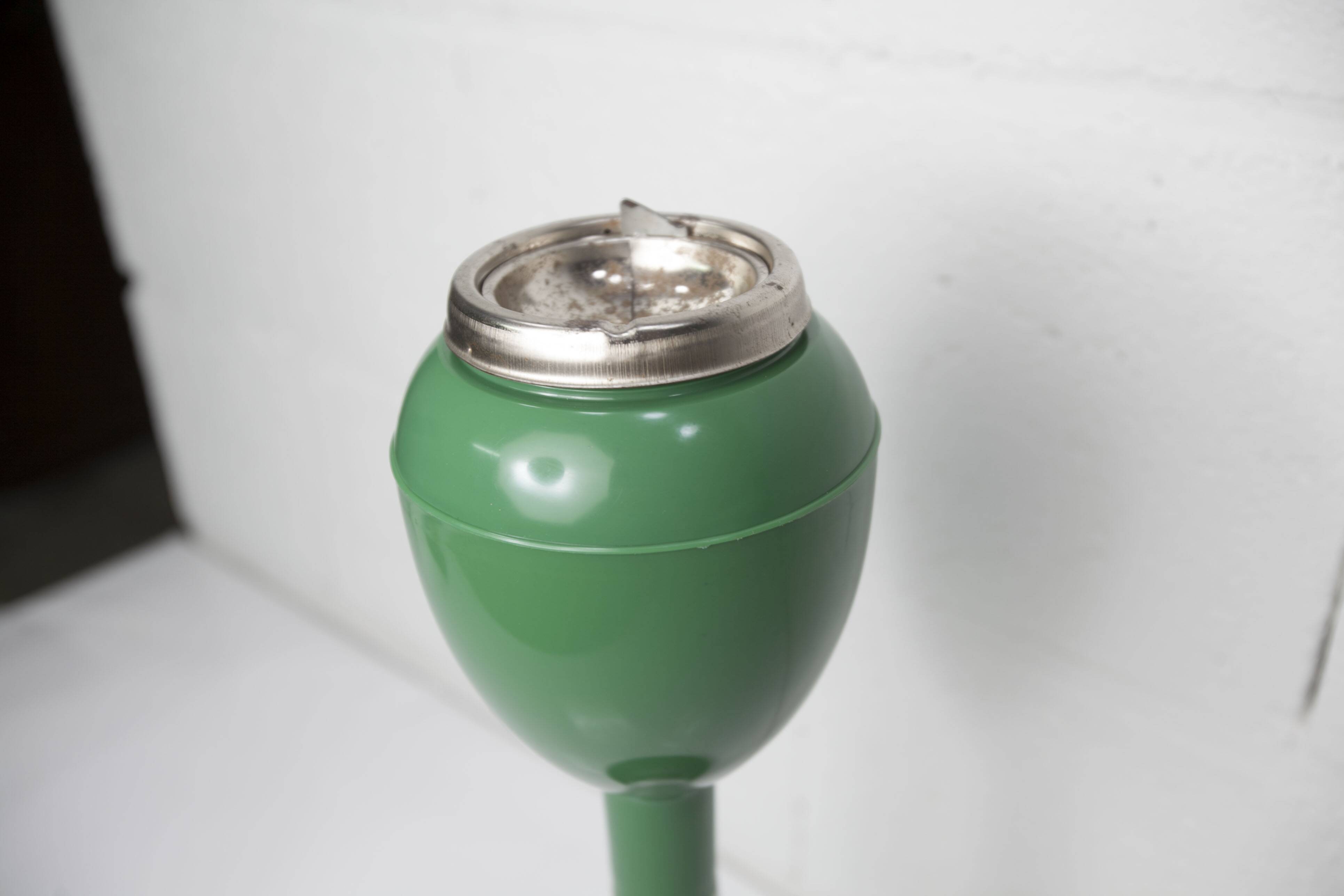 Space age ashtray 1970 italian design green