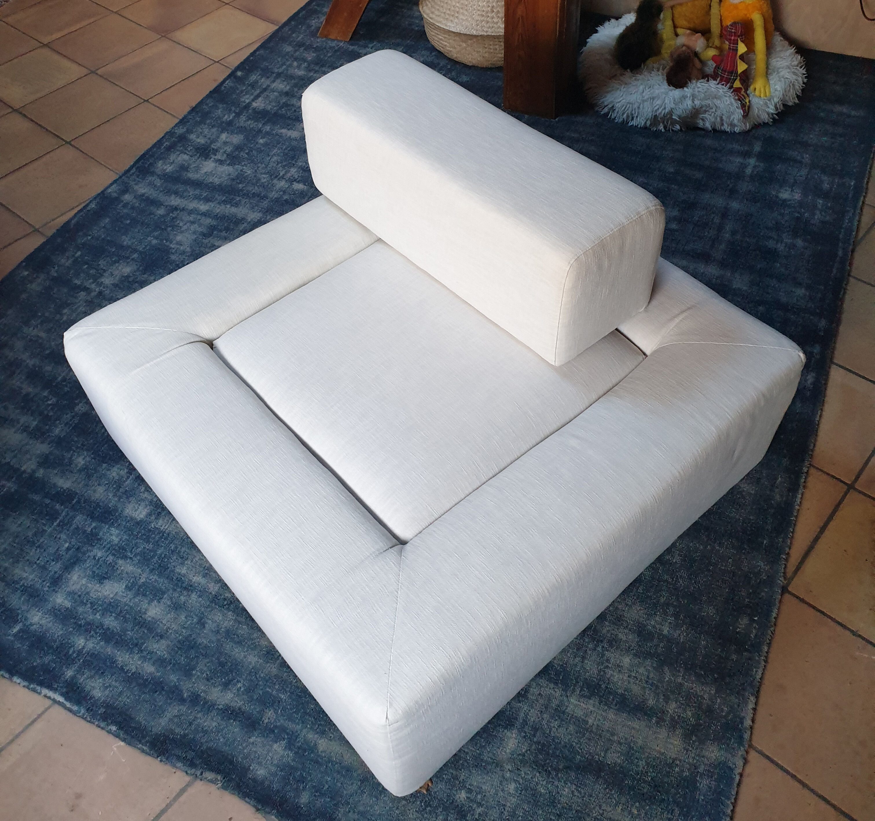 Cubic chair by "Sits"