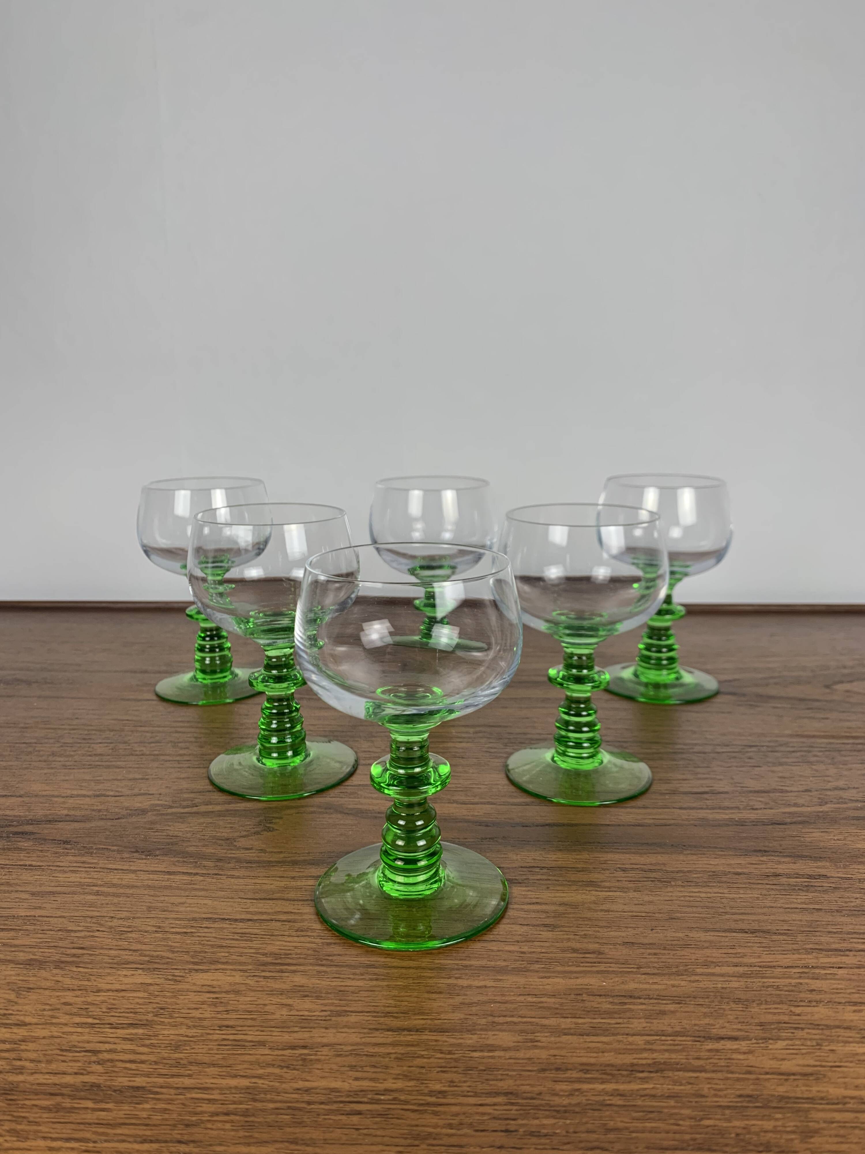 Set of 6 vintage wine glasses with emerald green stem