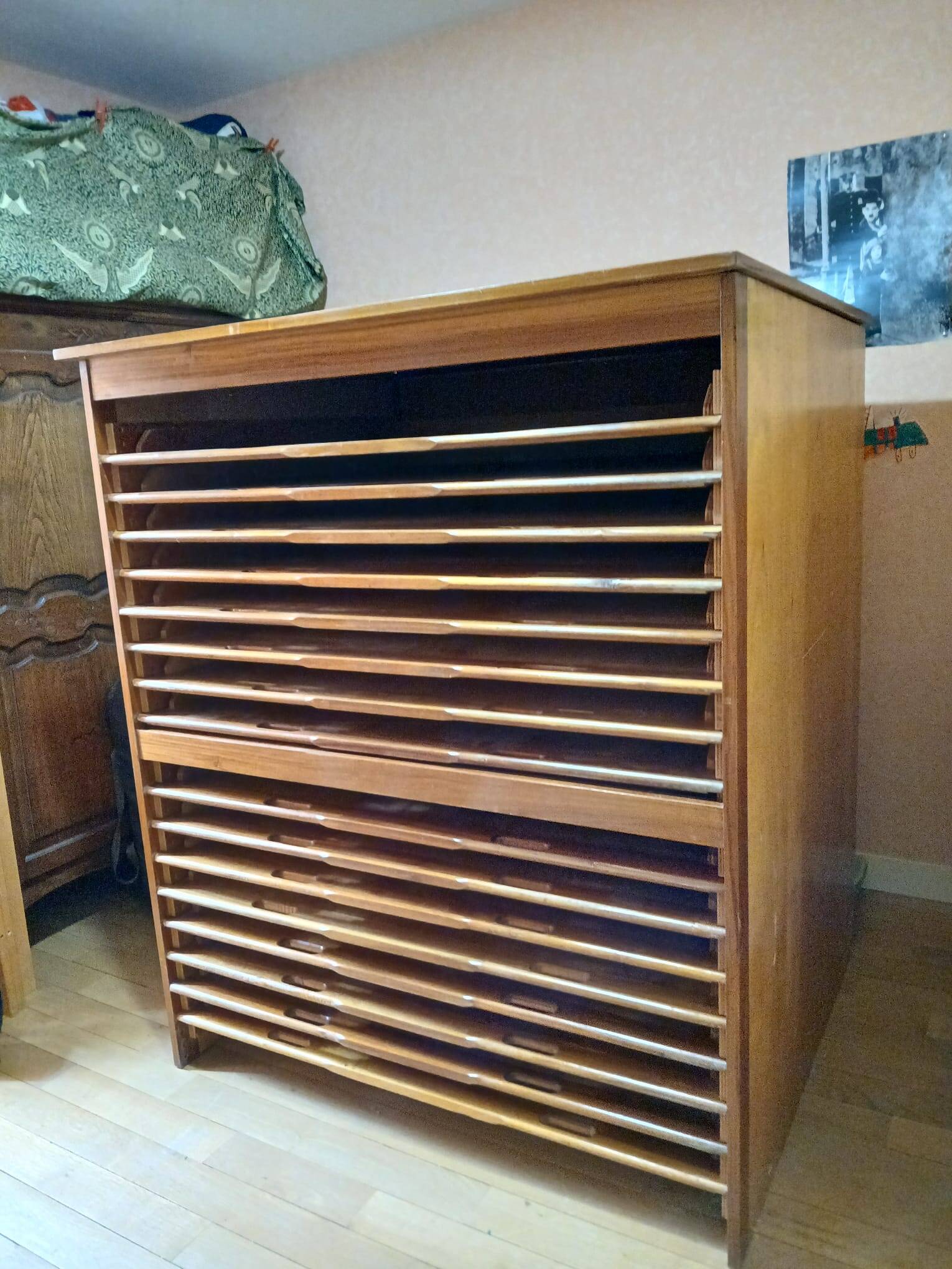 Used panel furniture at an exceptional price