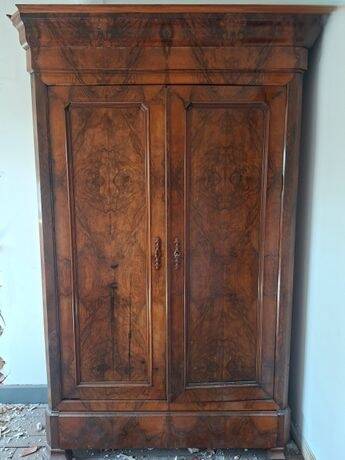 Selling antique wardrobe.